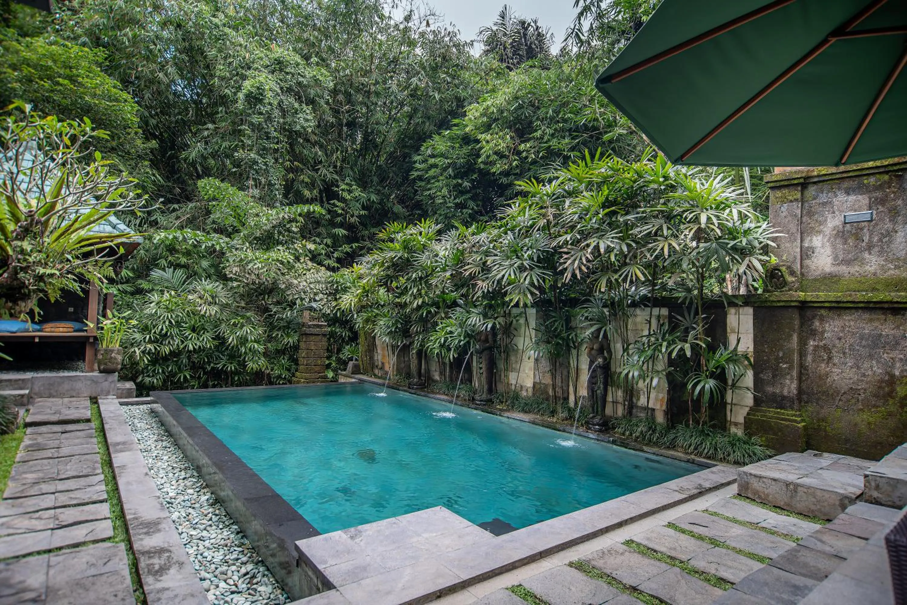 Swimming pool in D'Legon Villas