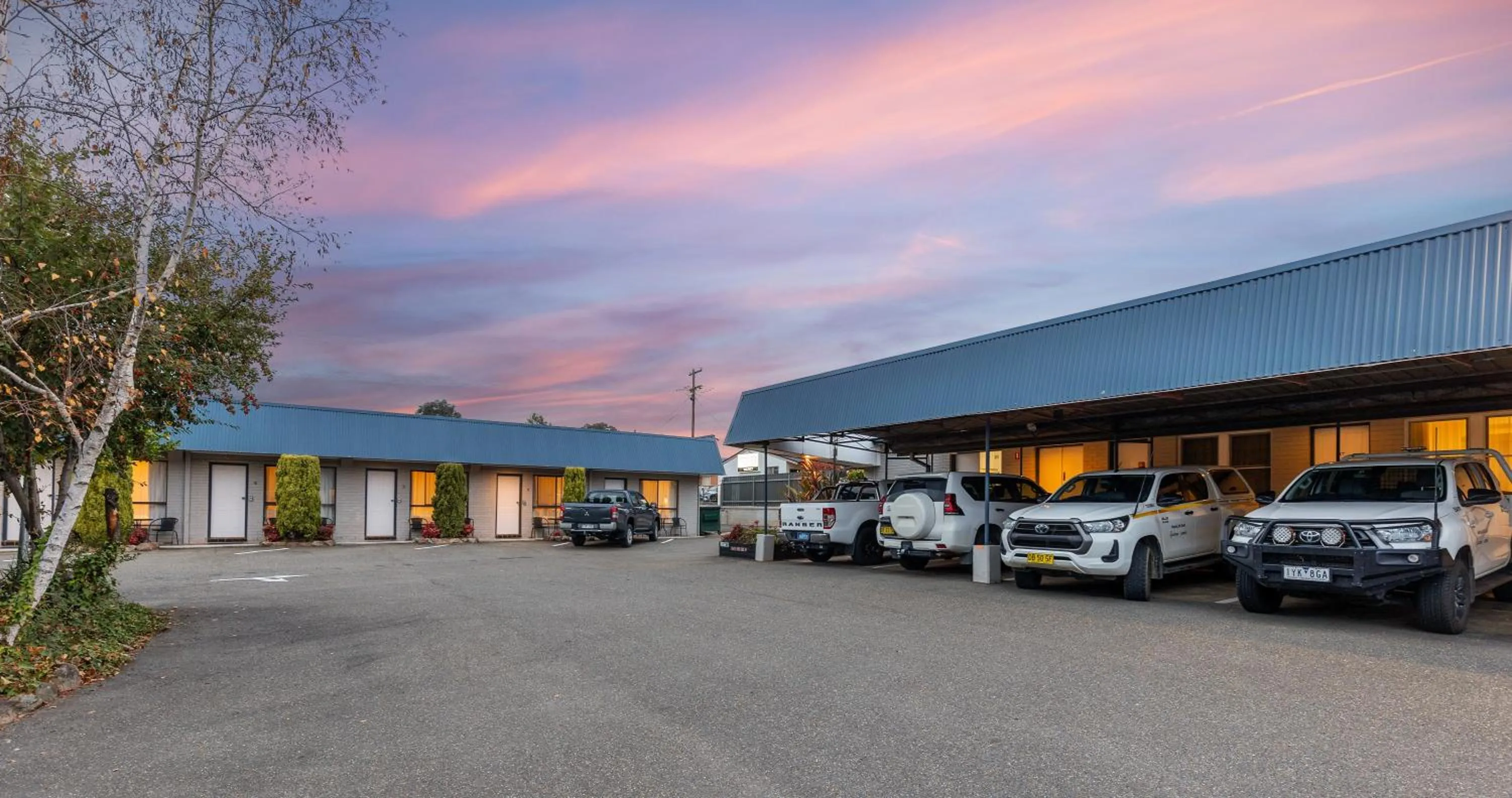 Property building in Amaroo Motel Tumuts Best Accommodation