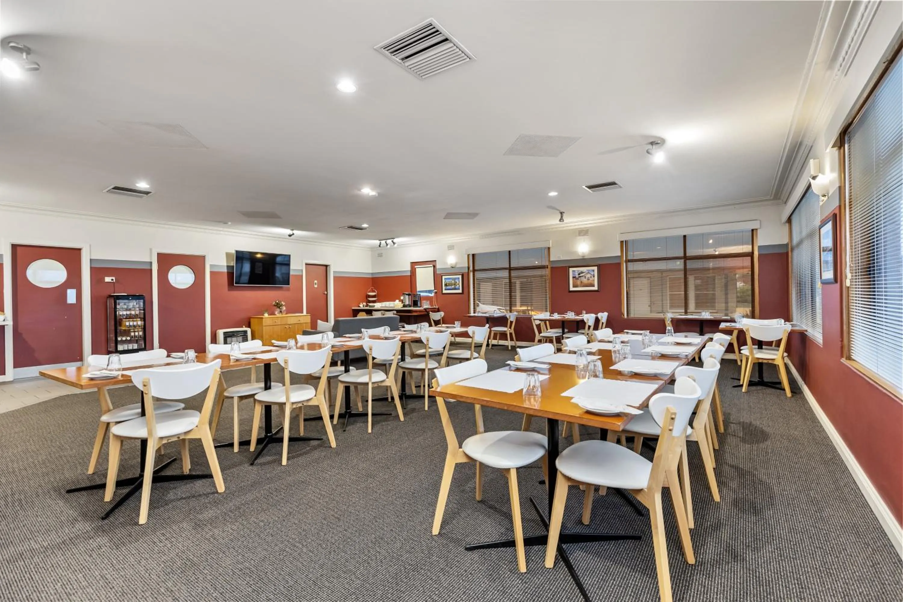 Restaurant/places to eat in Amaroo Motel Tumuts Best Accommodation