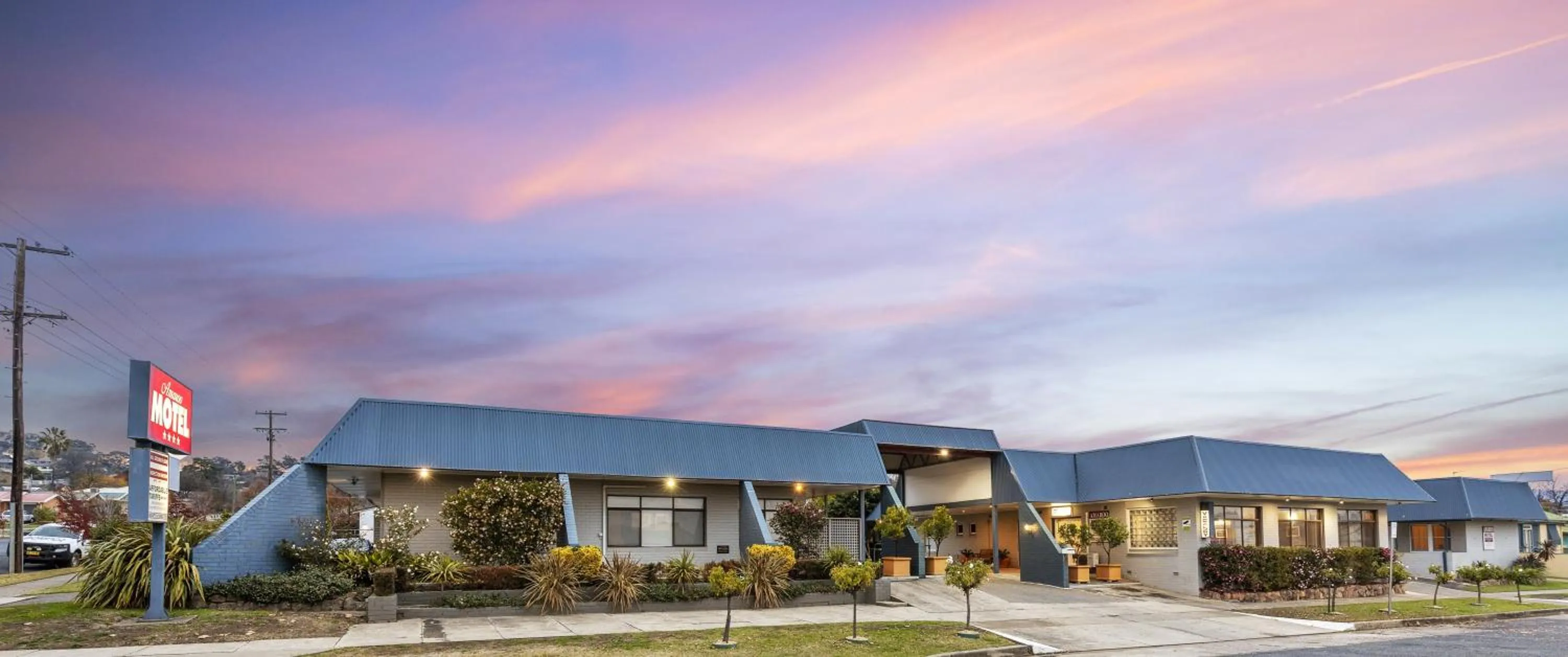 Property building in Amaroo Motel Tumuts Best Accommodation