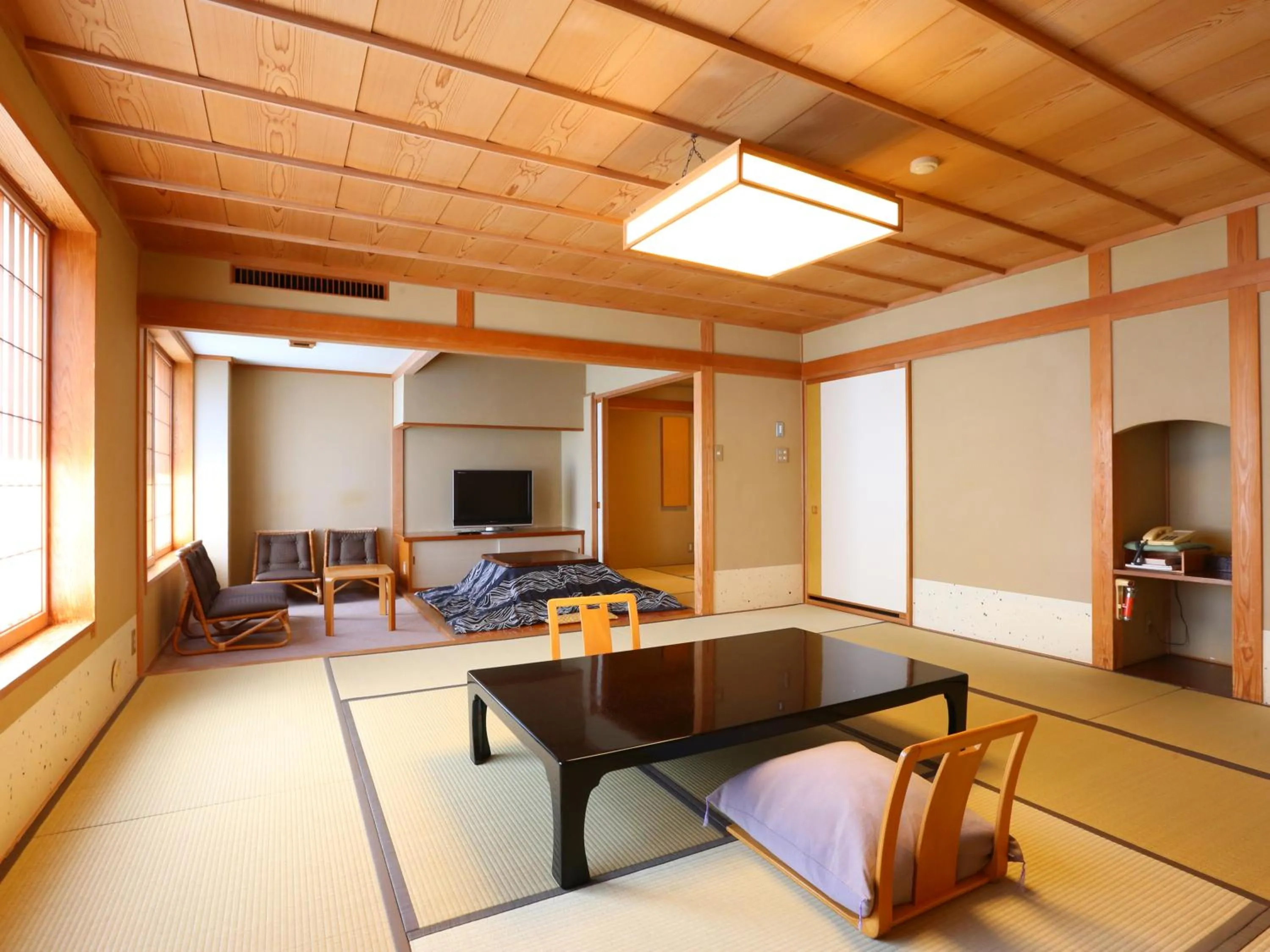 Photo of the whole room in Ryokan Sakaya