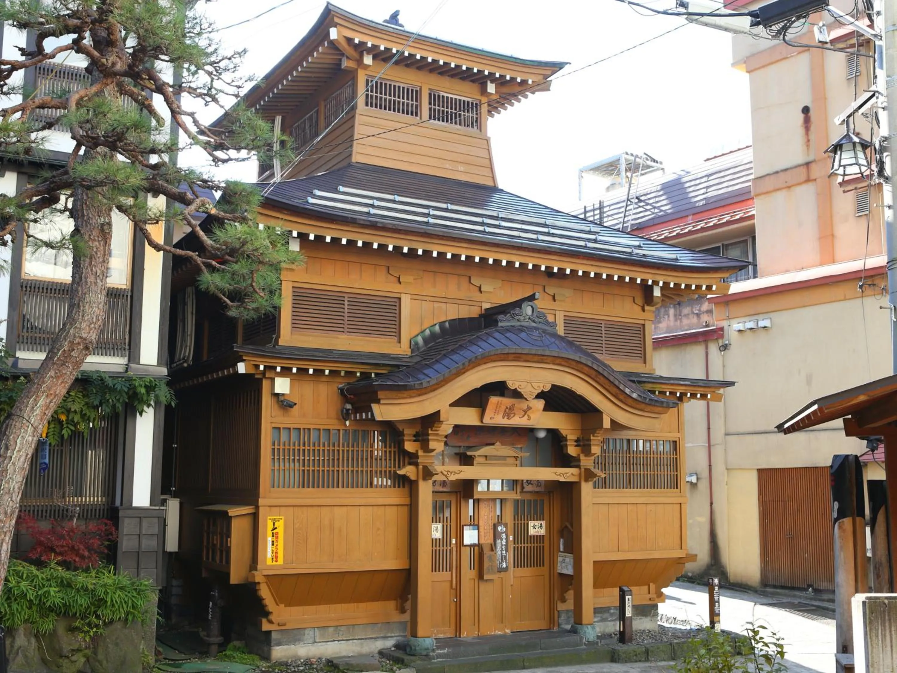 Public Bath in Ryokan Sakaya