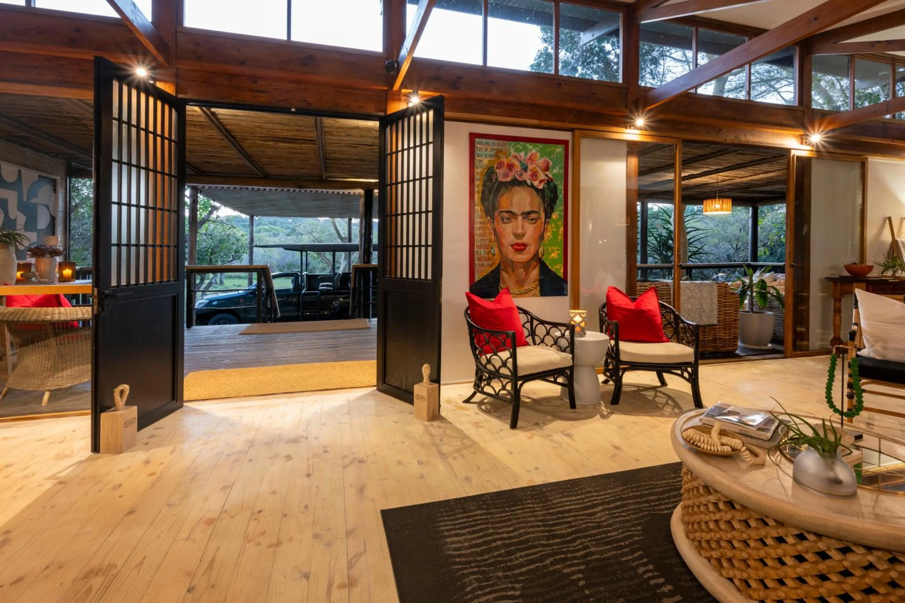 Property building in Makakatana Bay Lodge