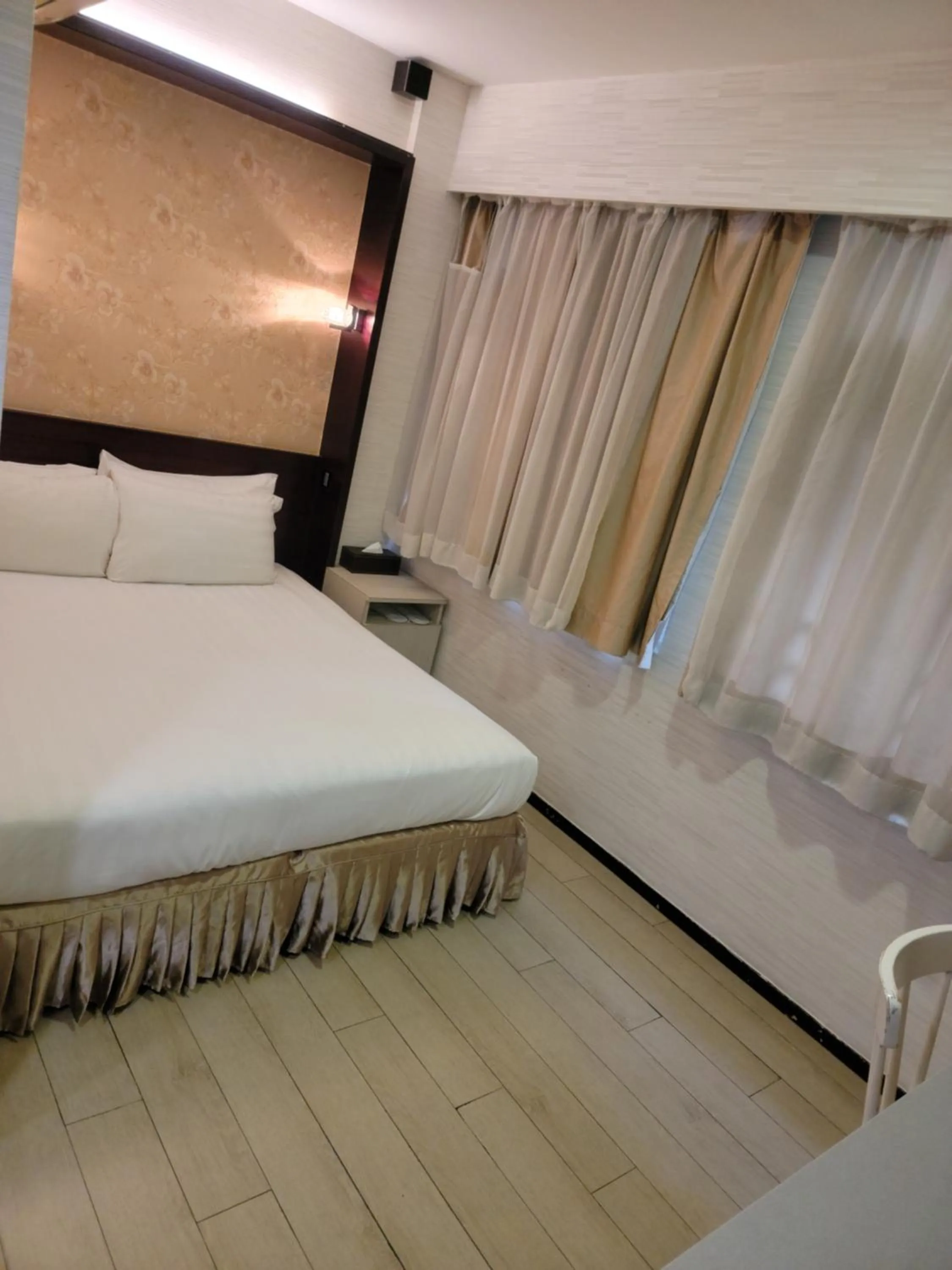 Bed in Mingle With The Star