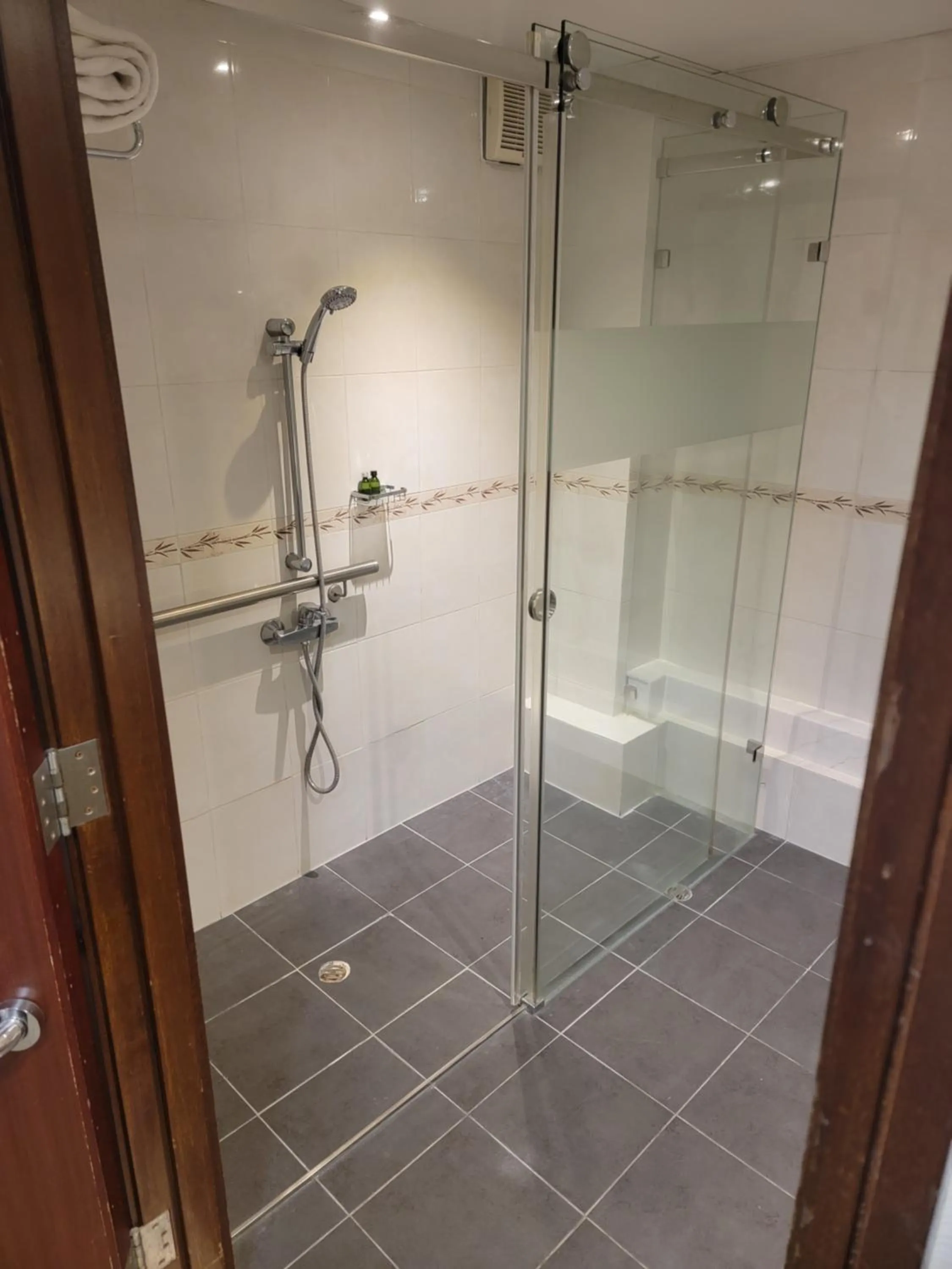 Bathroom in Mingle With The Star