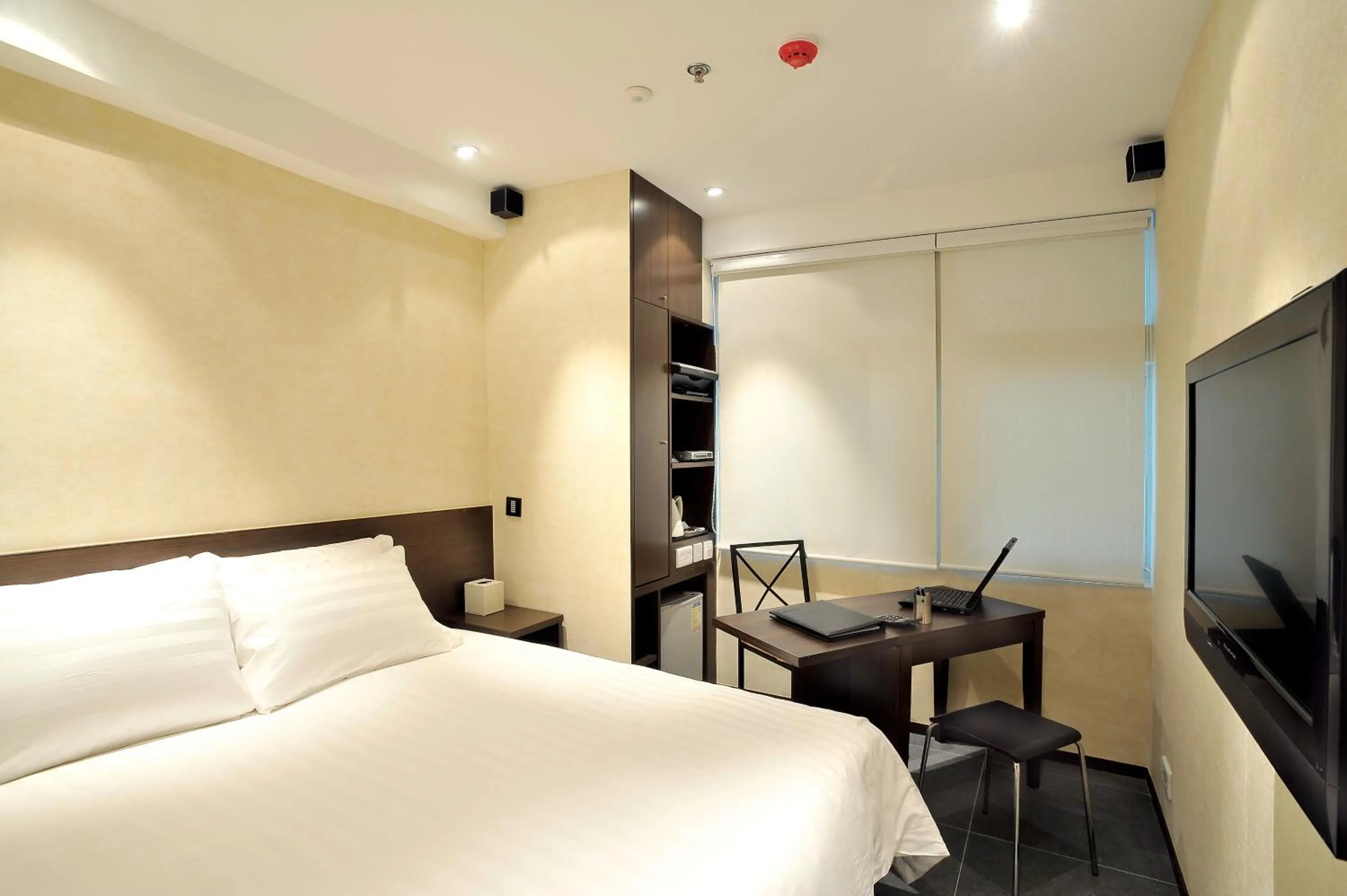 Bedroom, Bed in Mingle With The Star