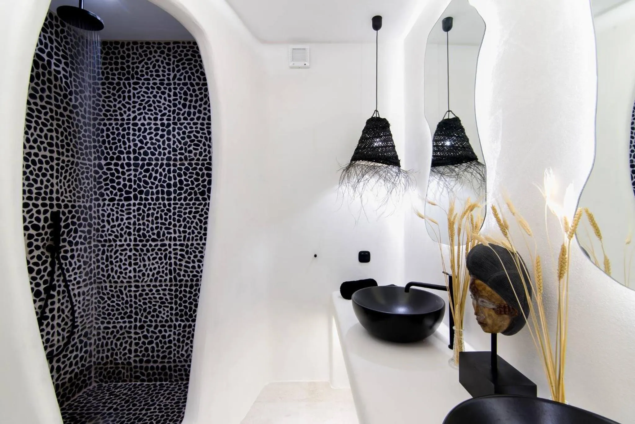 Portara Seaside Luxury Suites