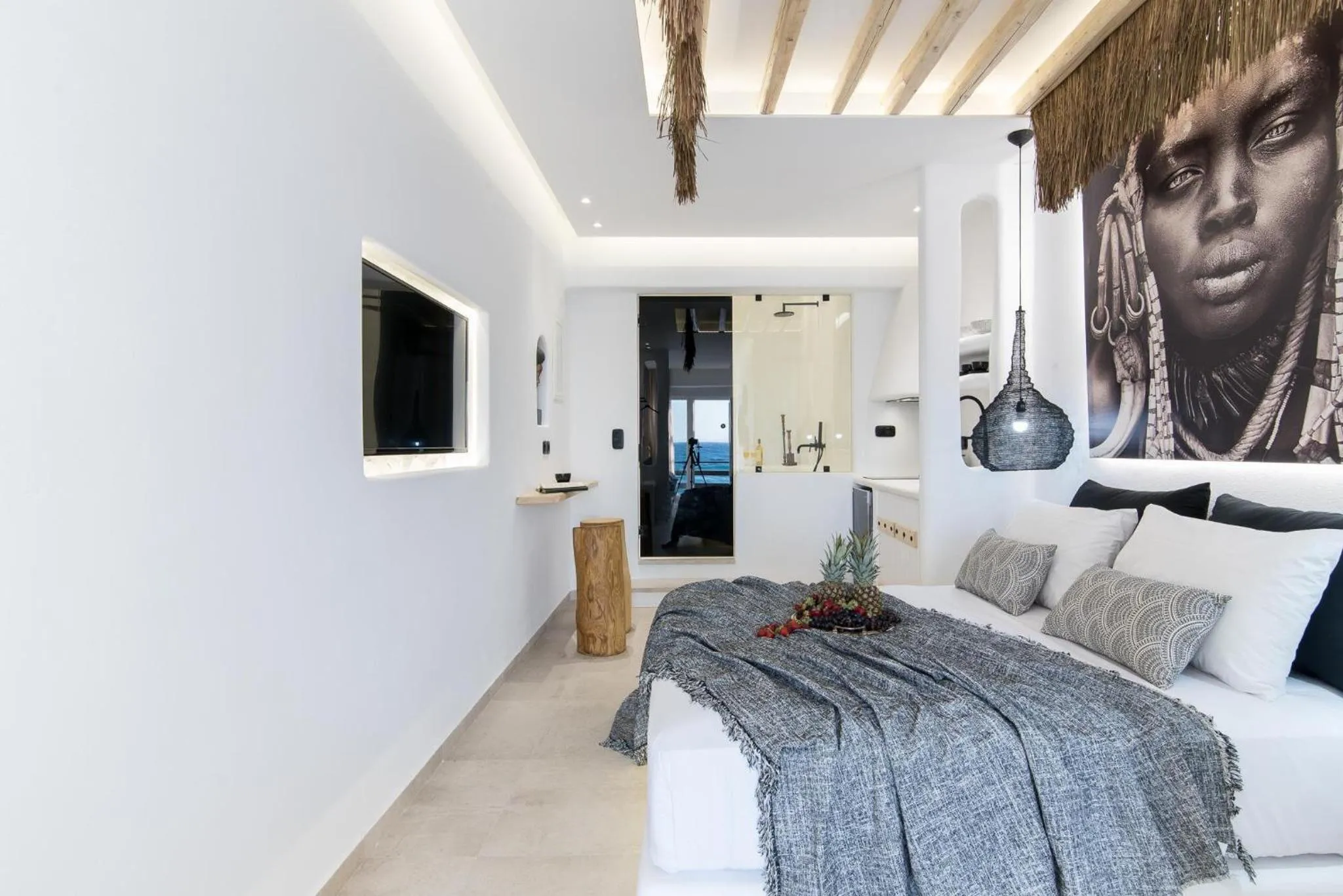 Portara Seaside Luxury Suites