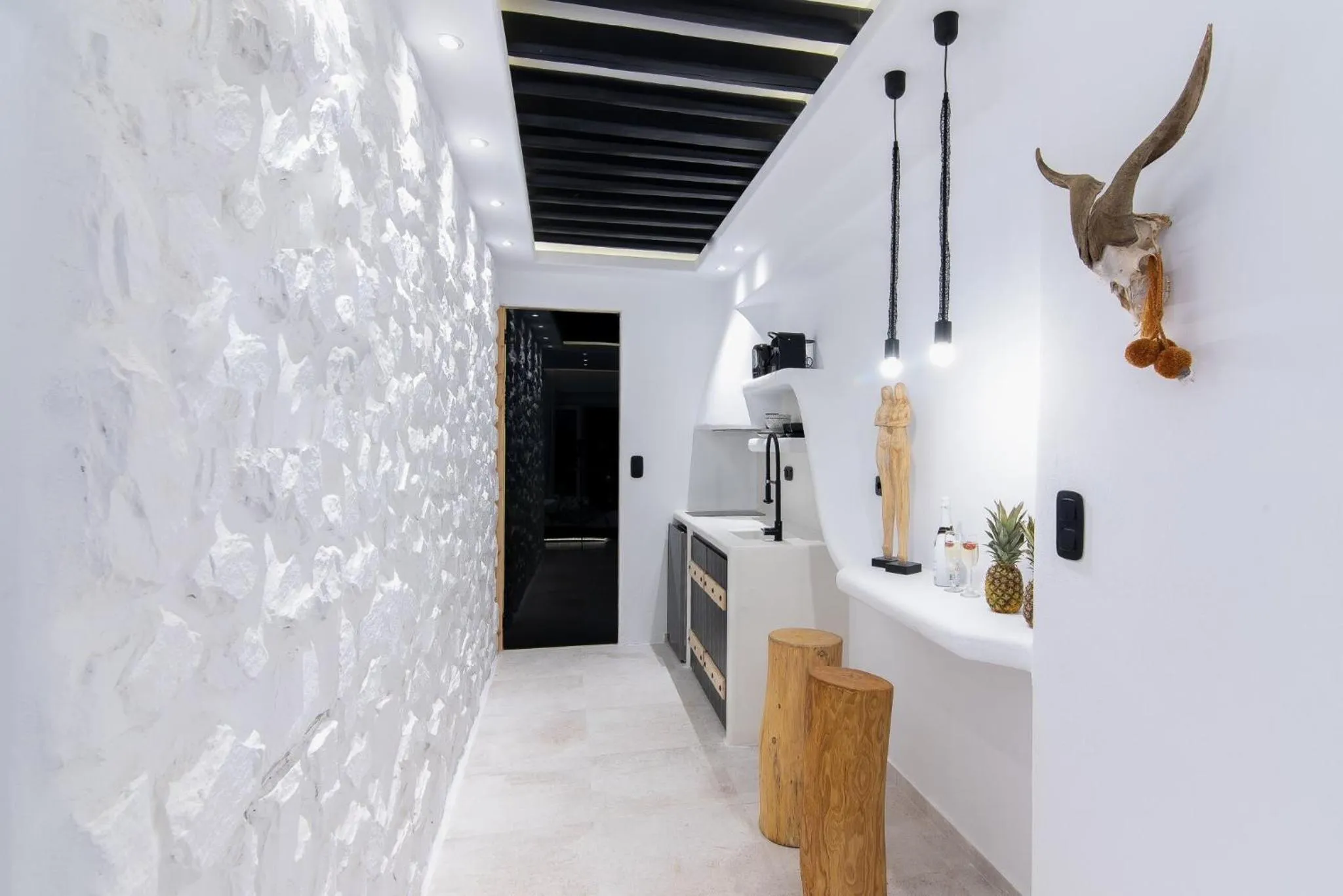 Portara Seaside Luxury Suites