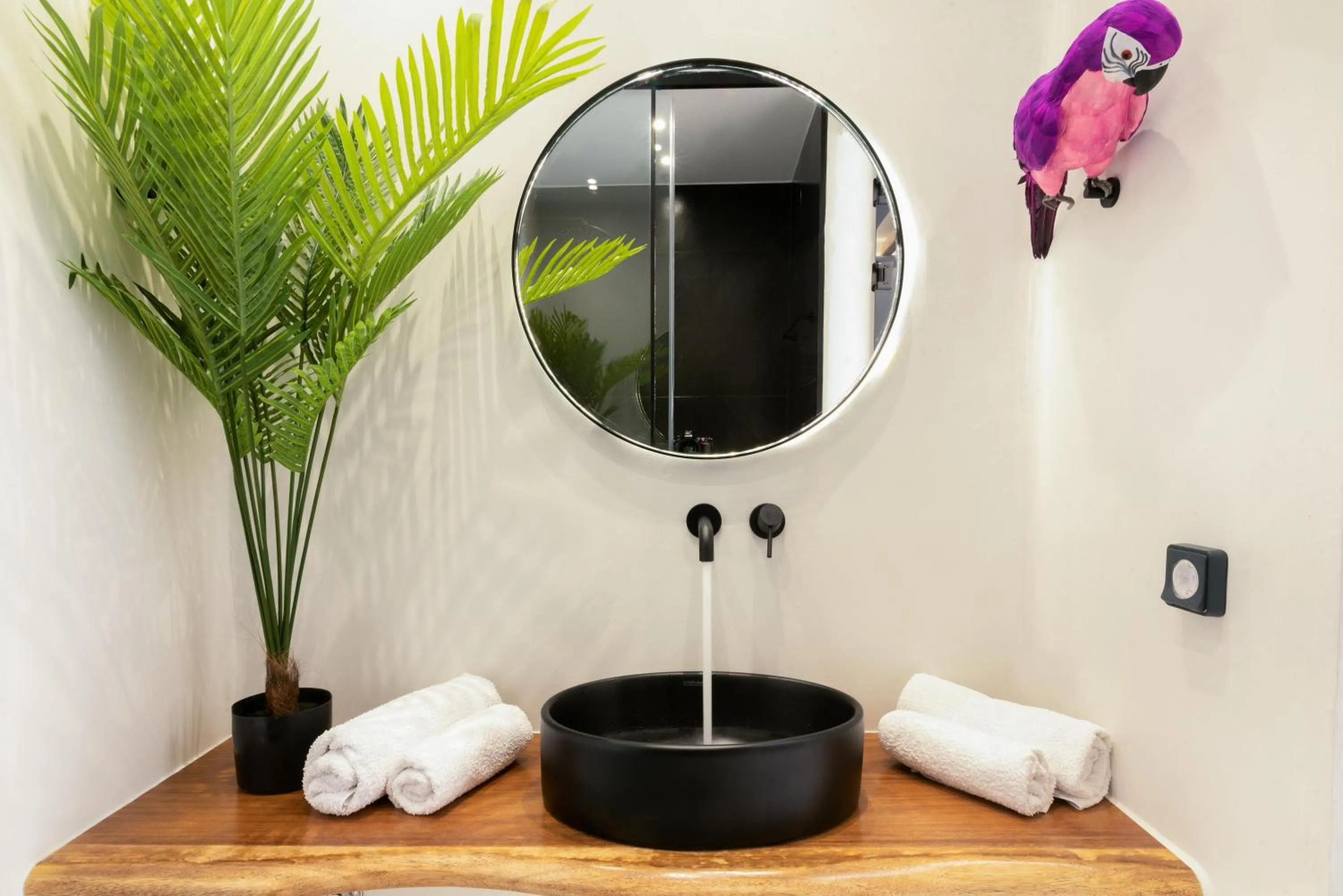 Portara Seaside Luxury Suites