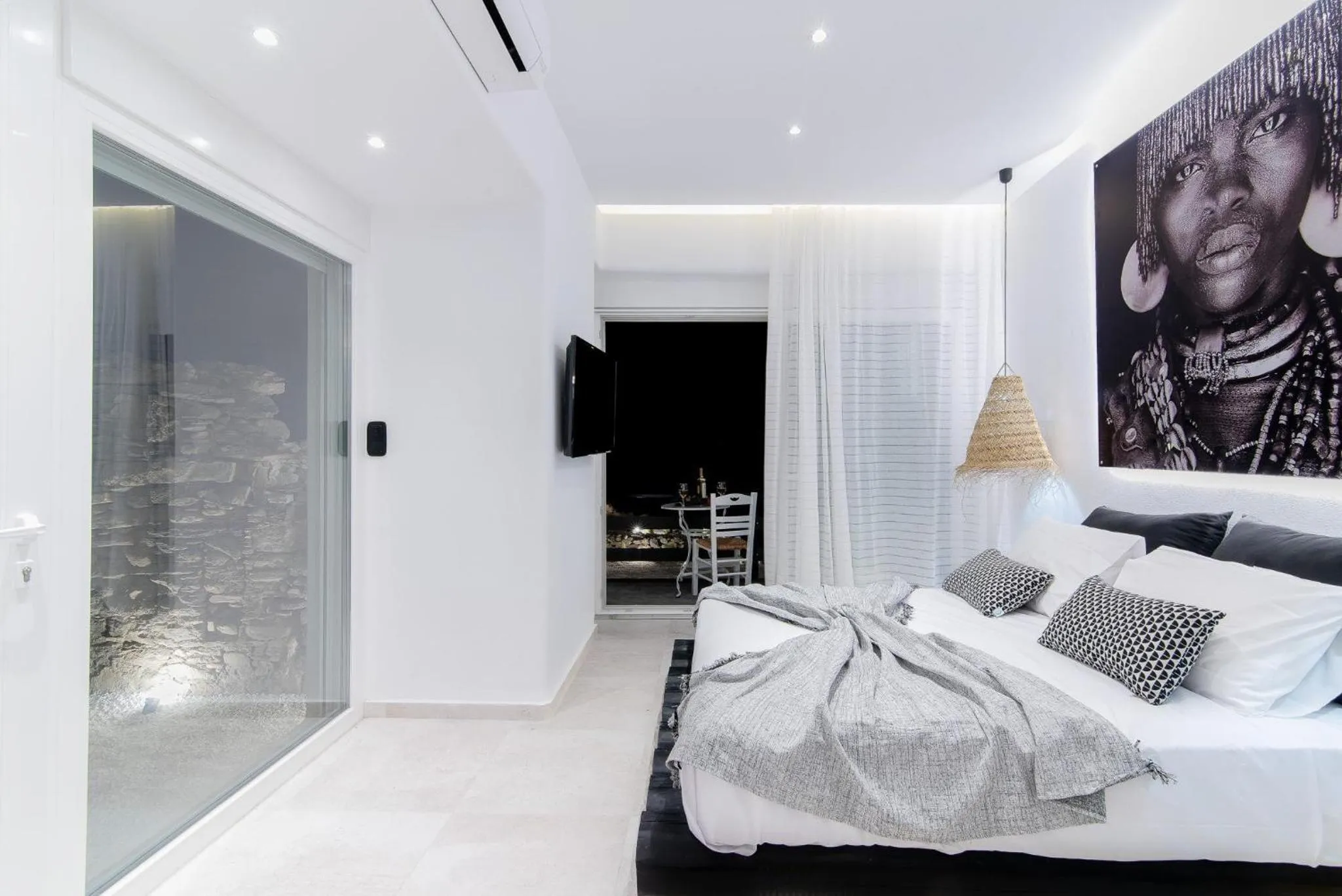 Portara Seaside Luxury Suites