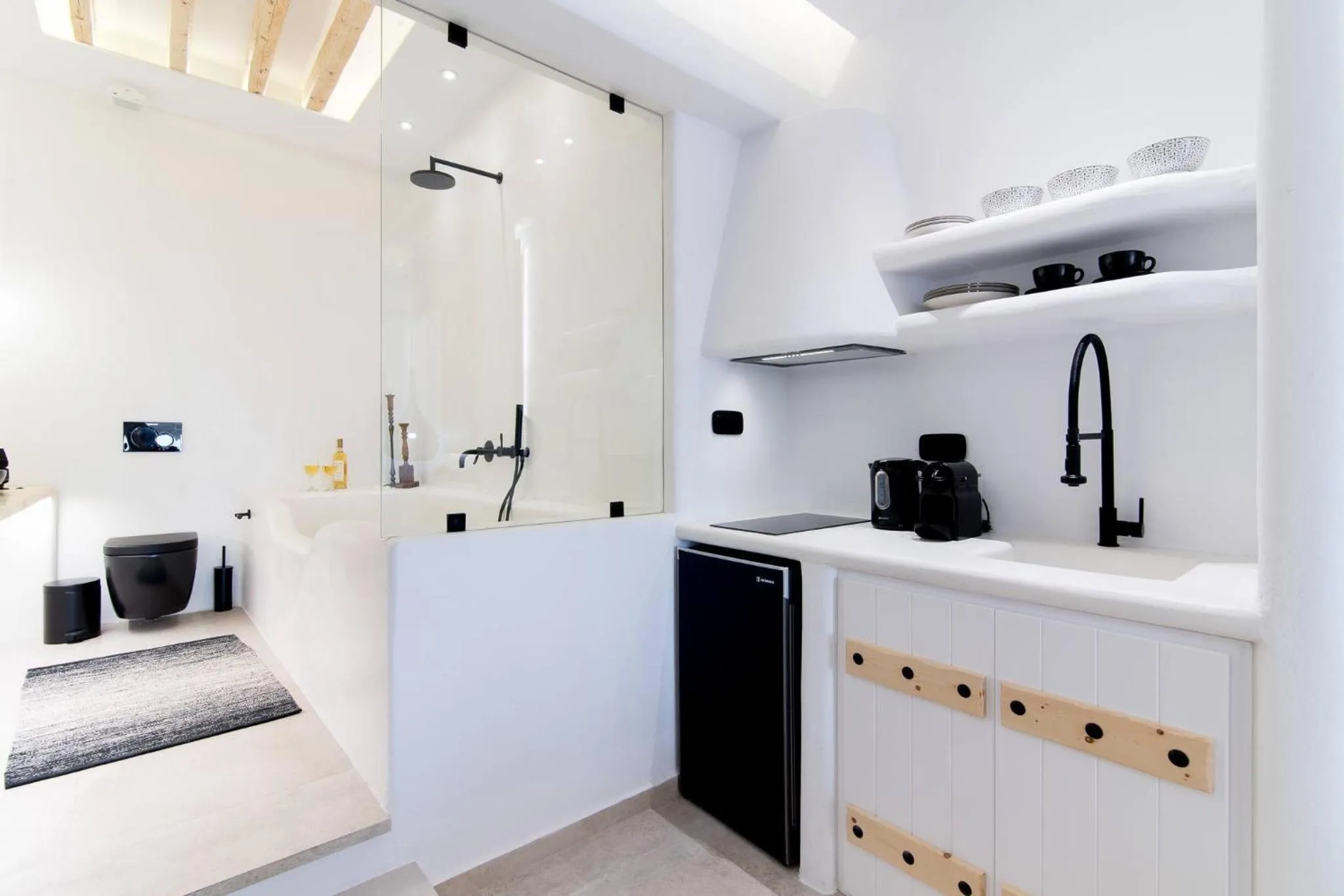 Portara Seaside Luxury Suites