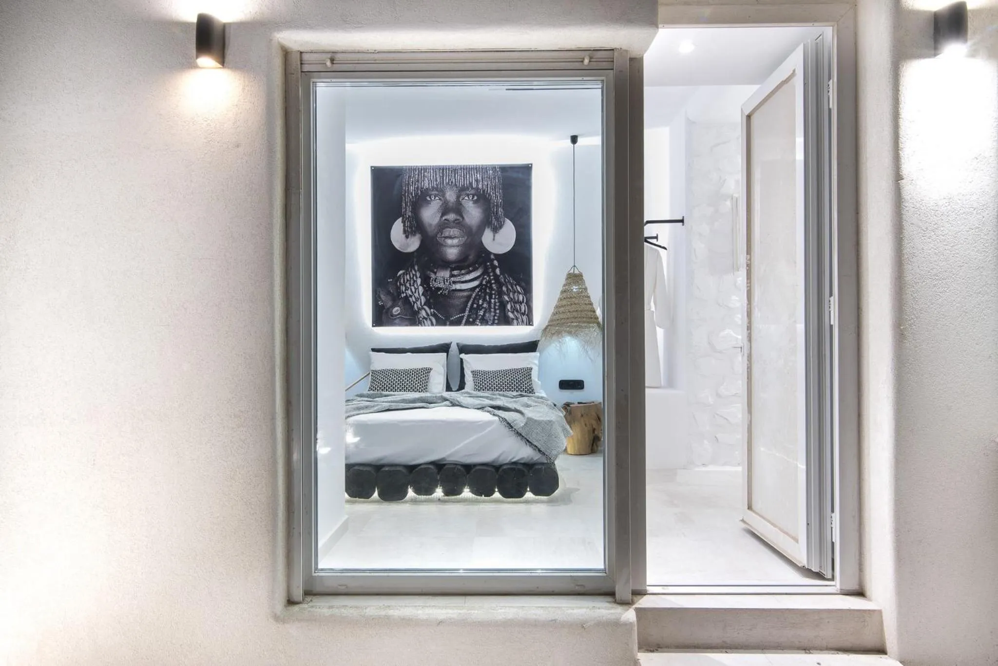 Portara Seaside Luxury Suites