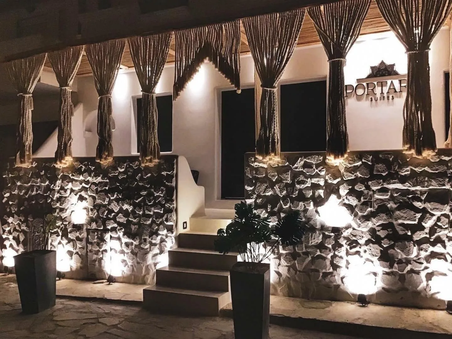 Portara Seaside Luxury Suites