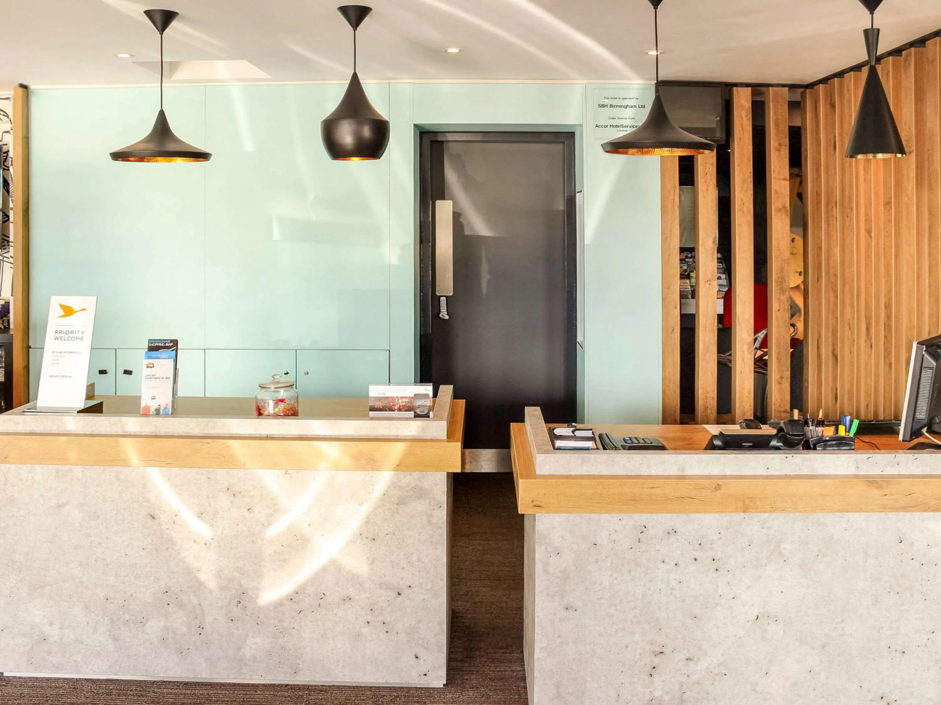 Property building, Lobby/Reception in ibis Birmingham Bordesley