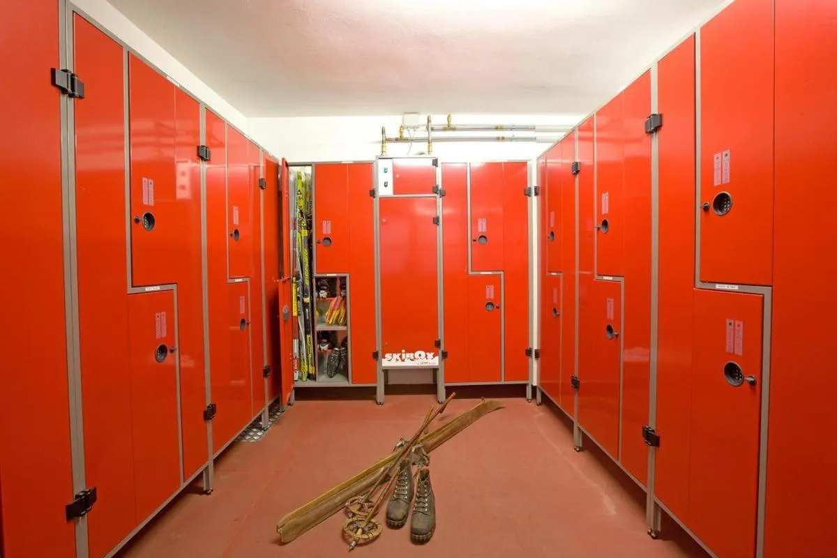 Ski School in Garni Oasi