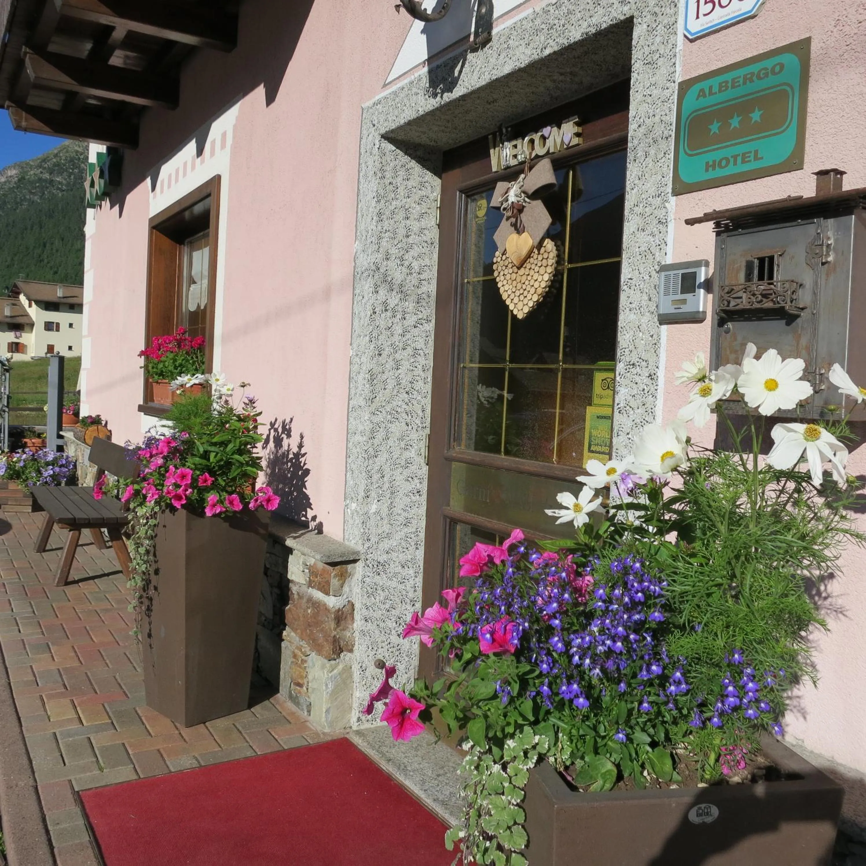 Facade/entrance in Garni Oasi