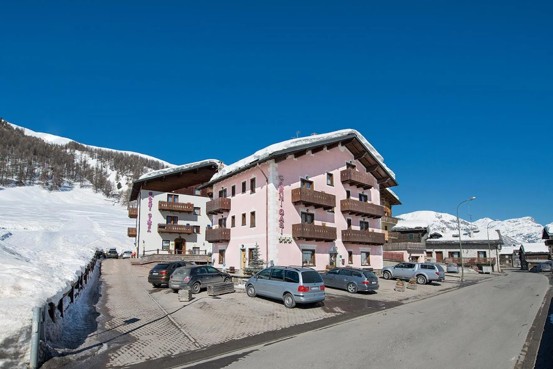 Facade/entrance in Garni Oasi