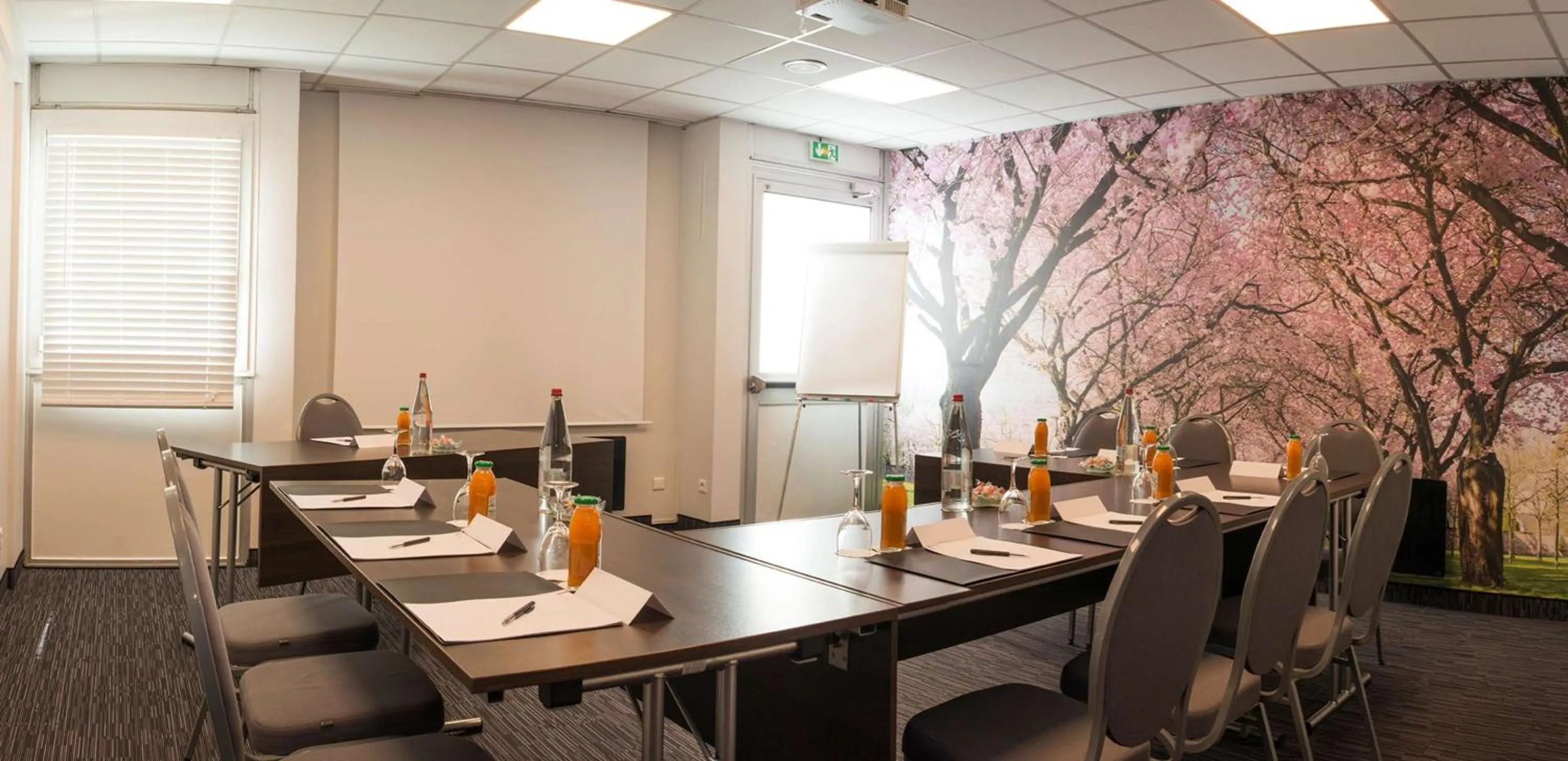 On site in Hôtel Inn Design Paris Saint Quentin