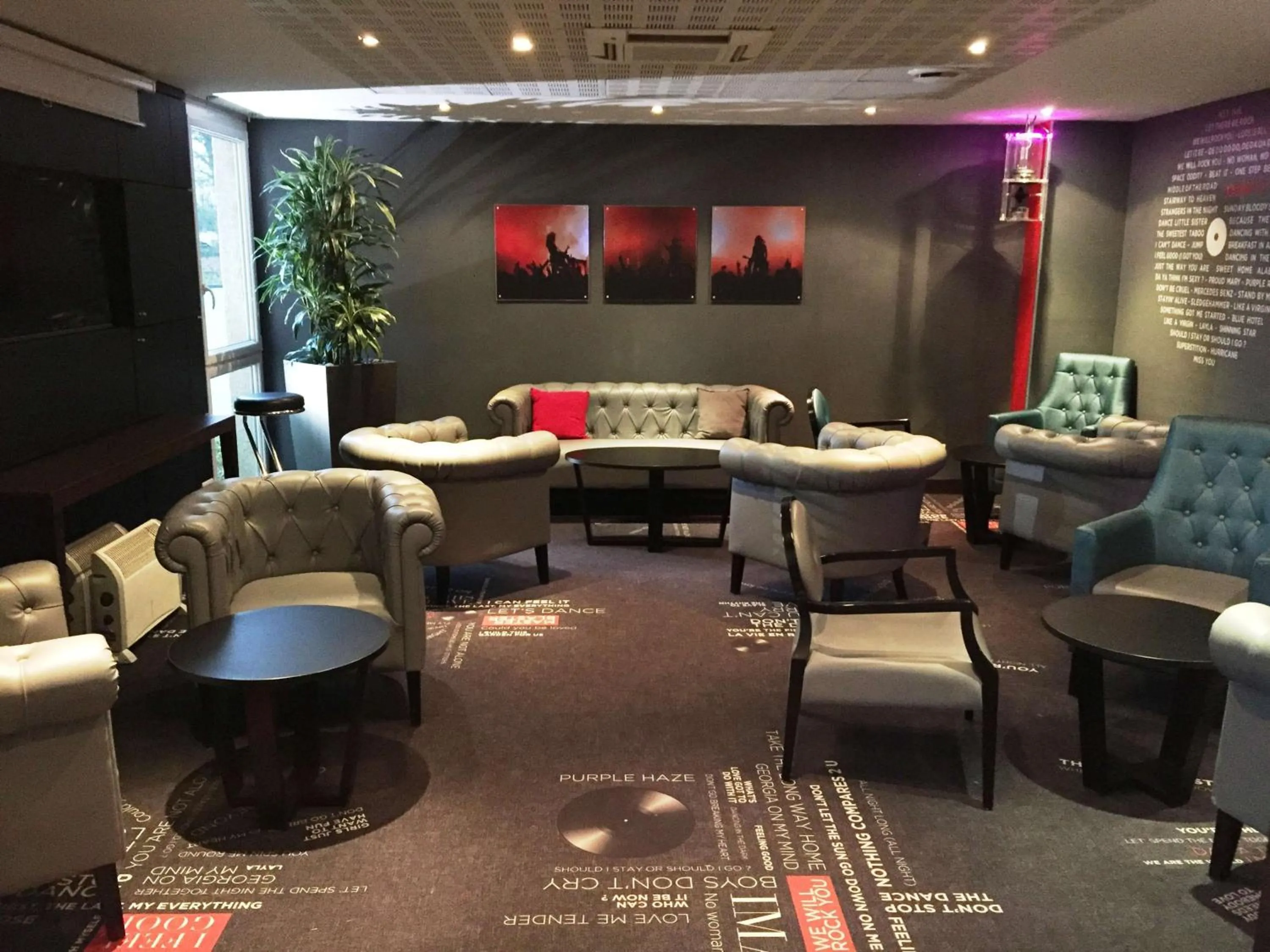 Lounge or bar in Hôtel Inn Design Paris Saint Quentin