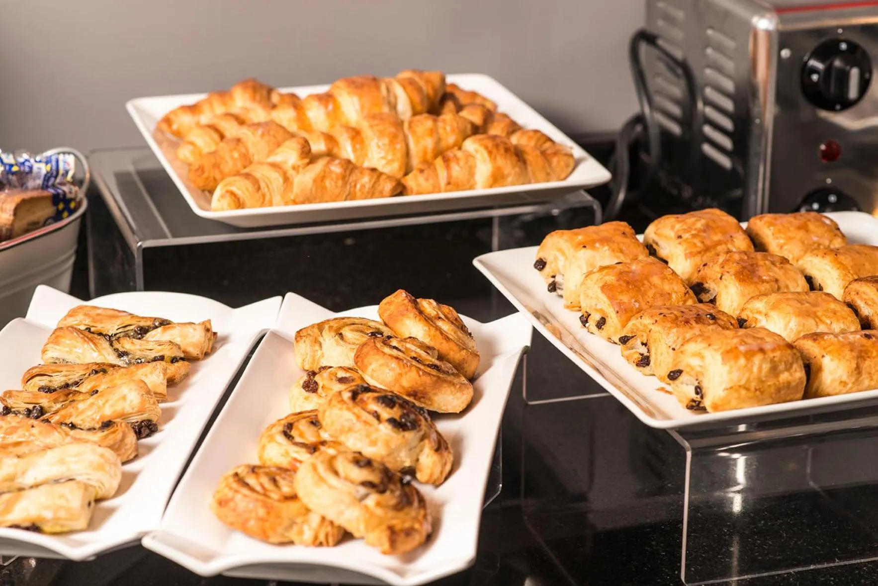 Buffet breakfast in Hôtel Inn Design Paris Saint Quentin