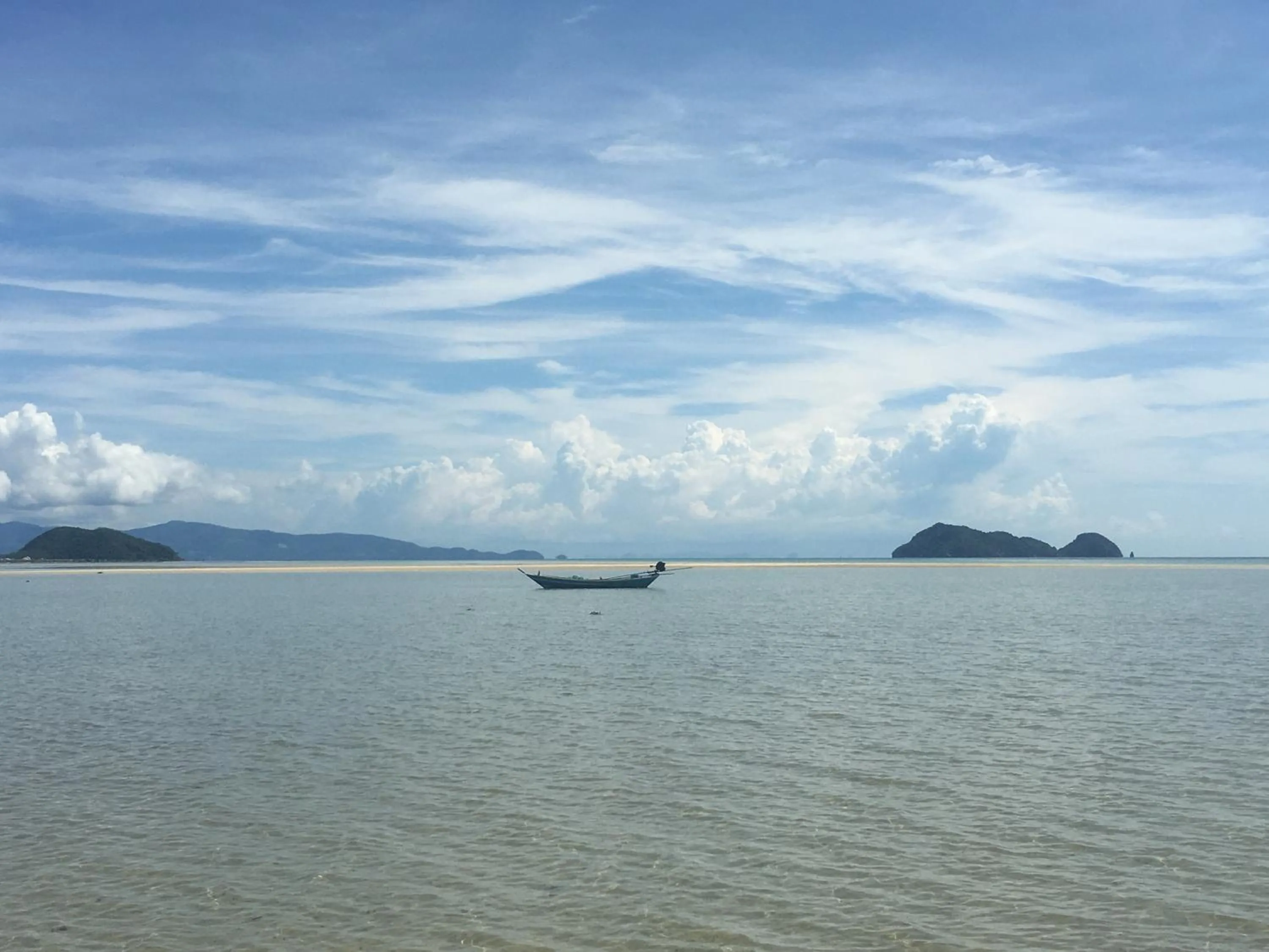 Beach in Alcove Bungalow