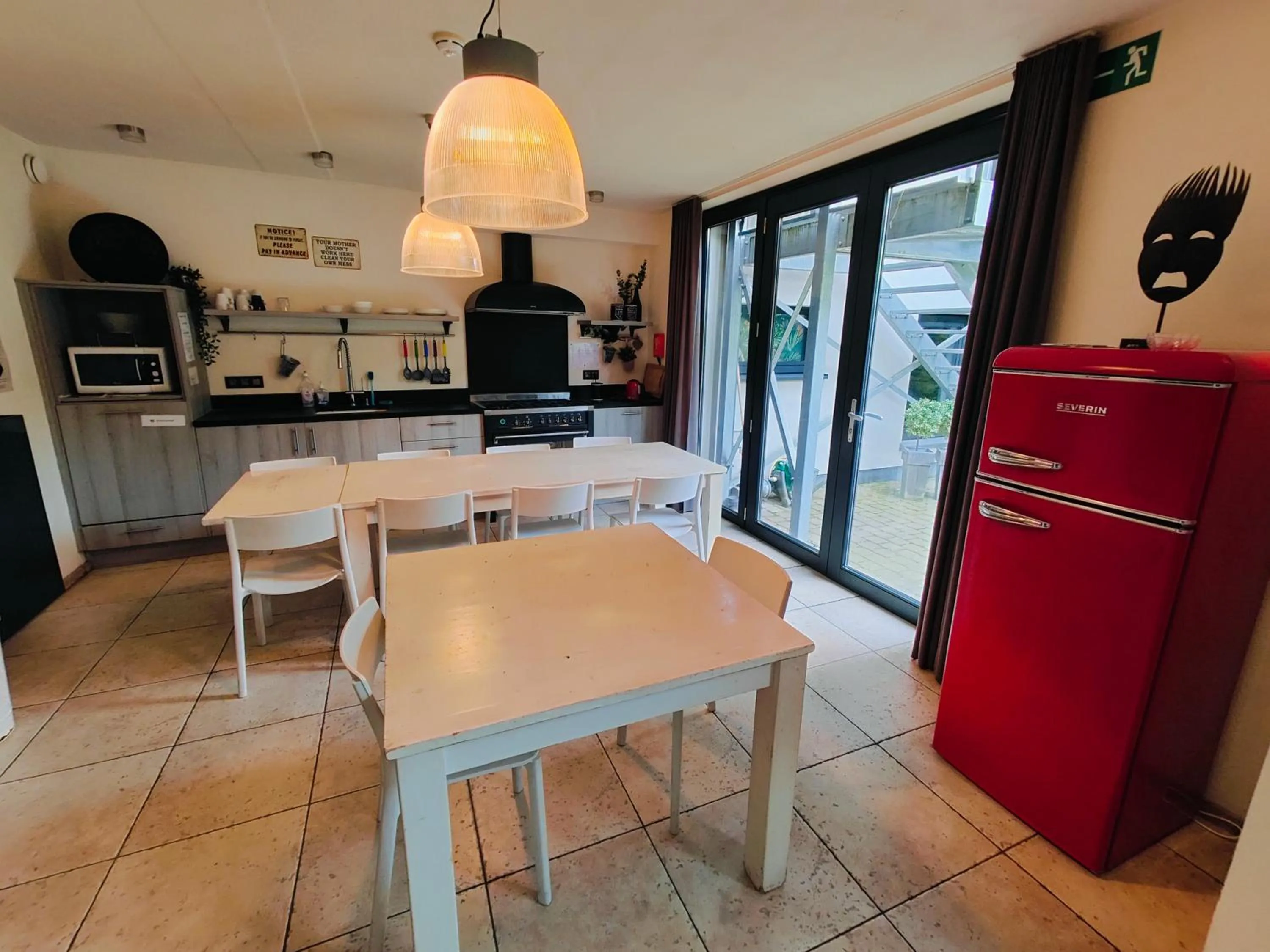 Kitchen or kitchenette in Leuven City Hostel