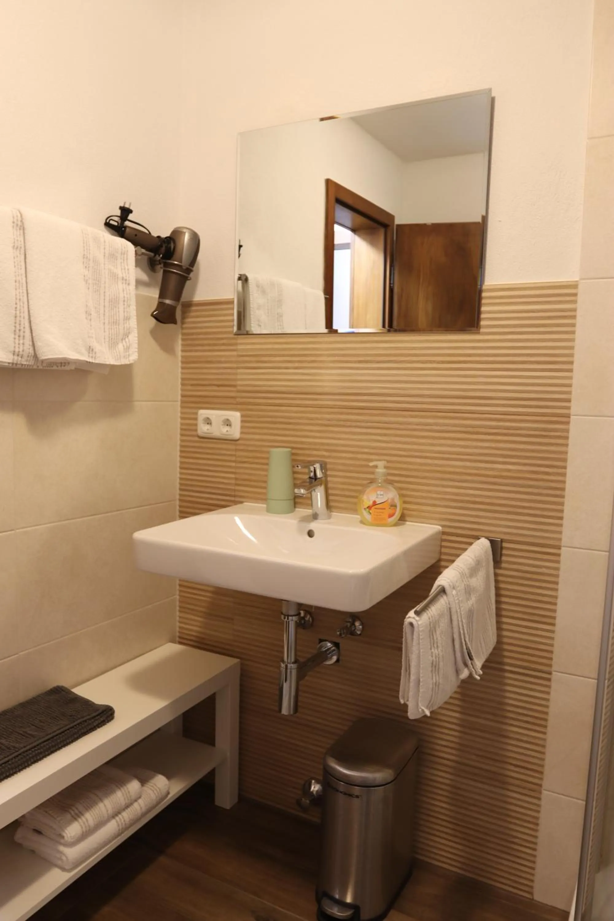 Bathroom in Pension Almhof Baumgarten