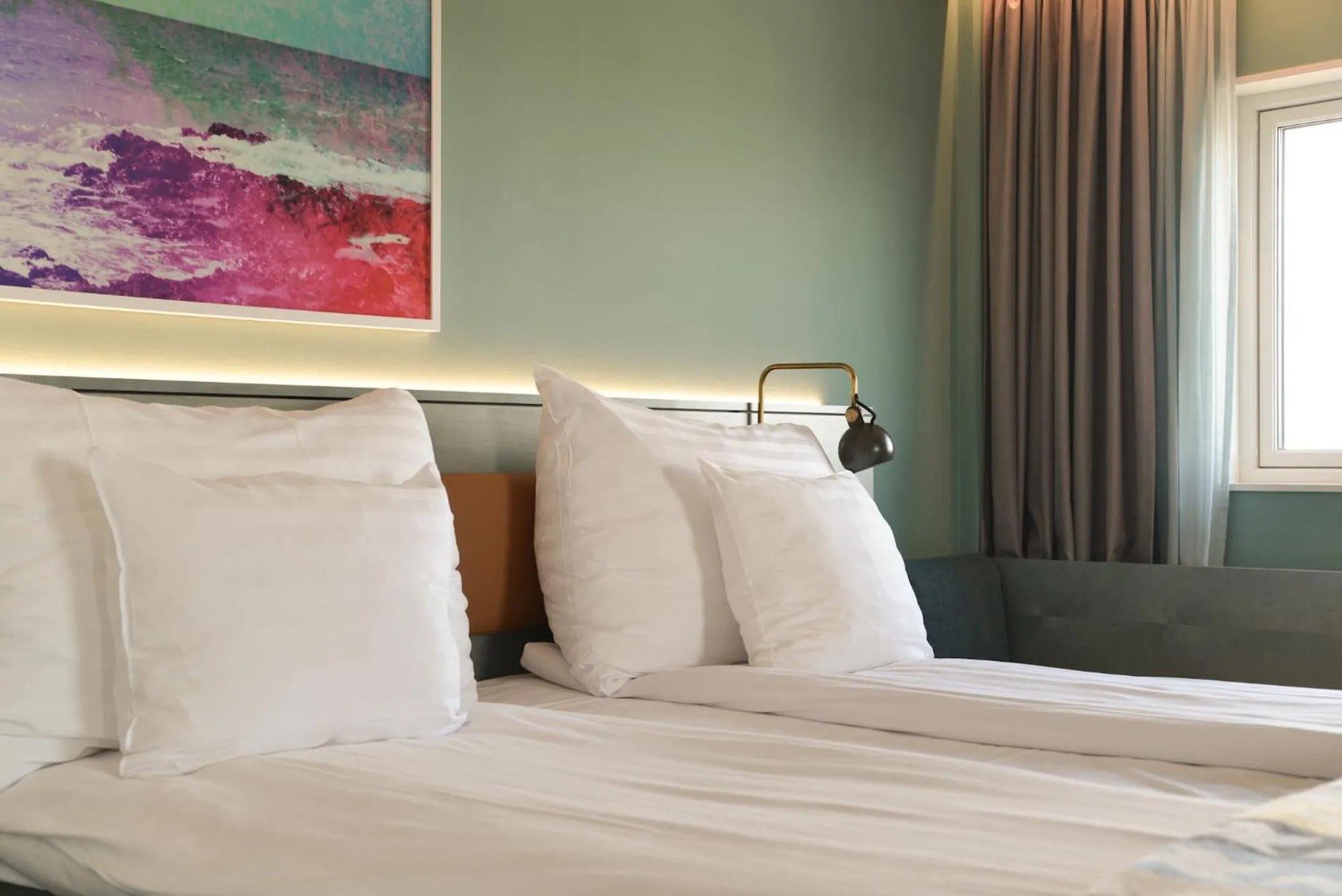 Bed in Quality Hotel The Mill