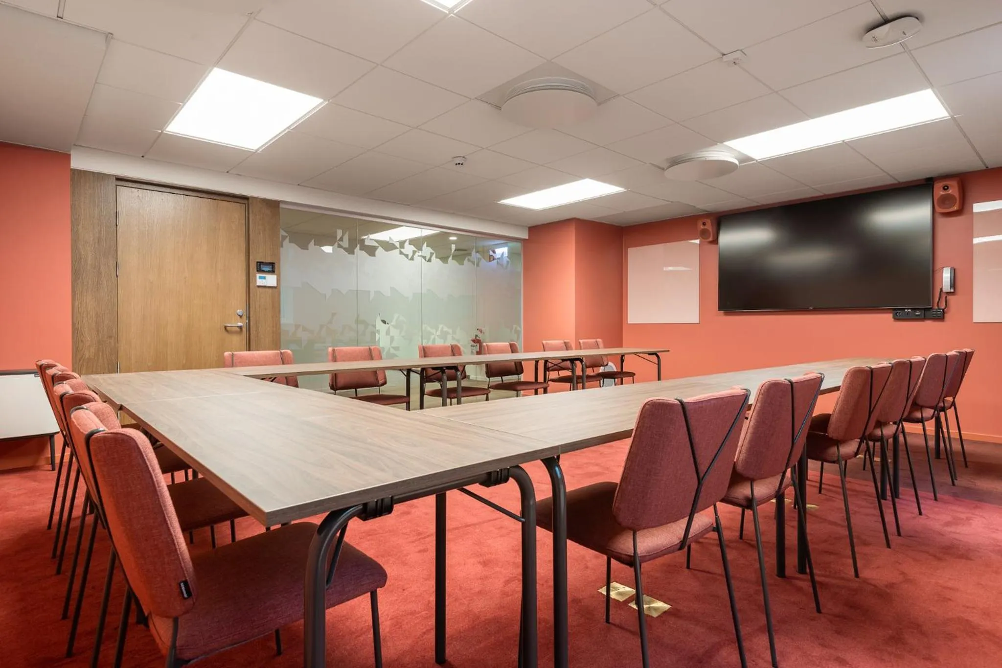 TV and multimedia in Quality Hotel The Mill