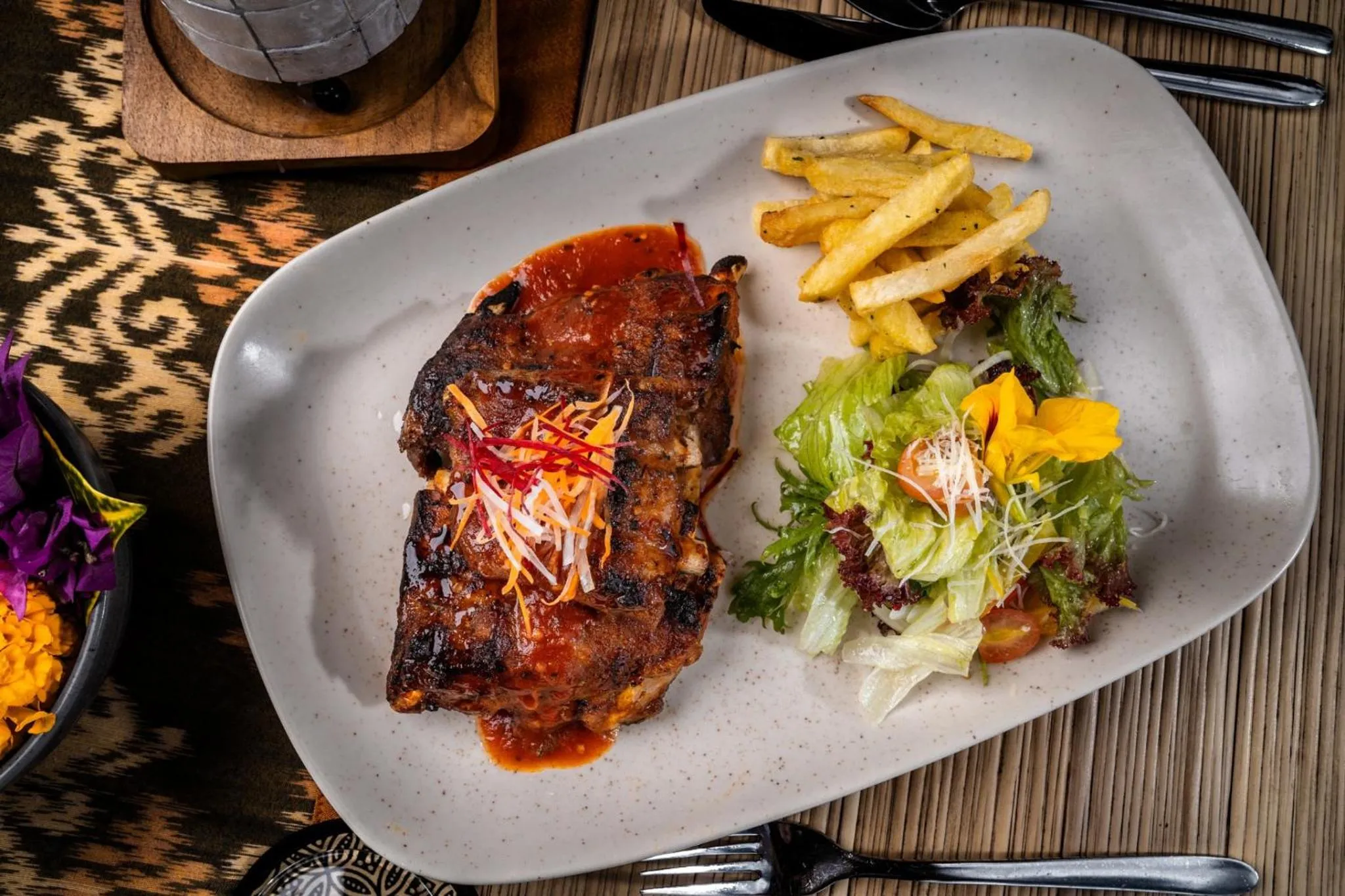 Food in Munduk Moding Plantation Nature Resort