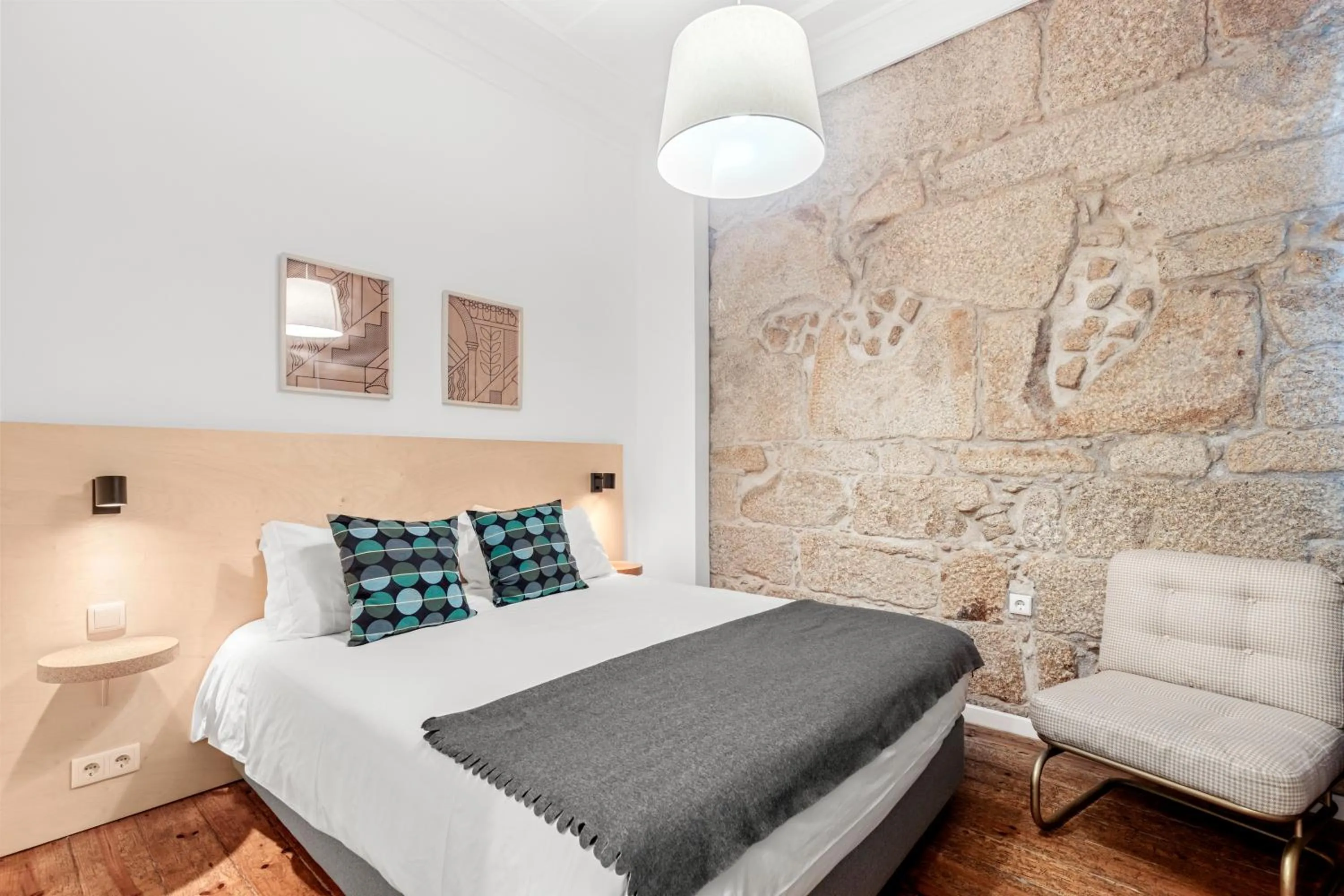 Bedroom, Bed in OX Apartments B Places