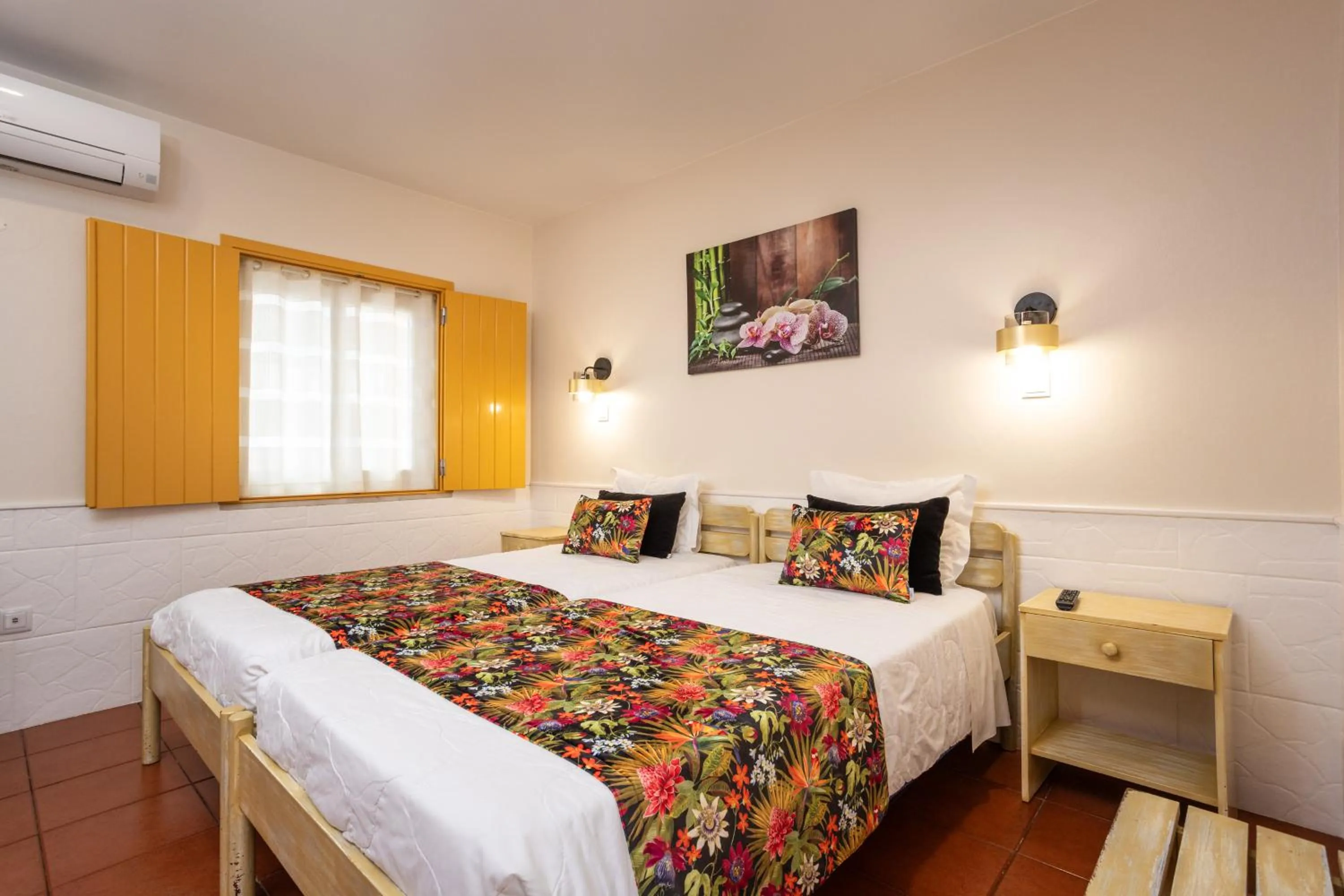Property building, Bed in Rosa dos Ventos