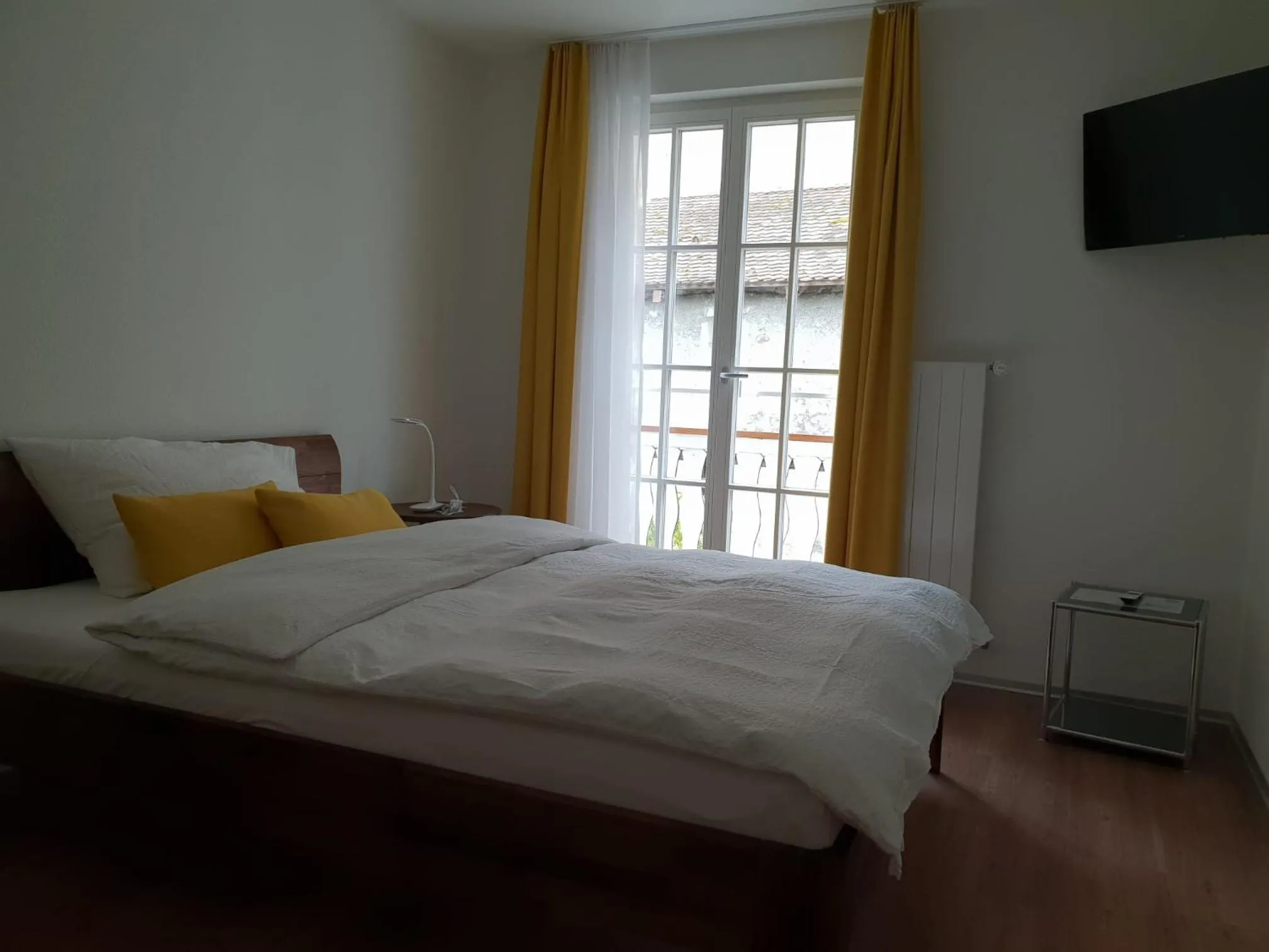 Single Room with Bathroom in Ringmauer