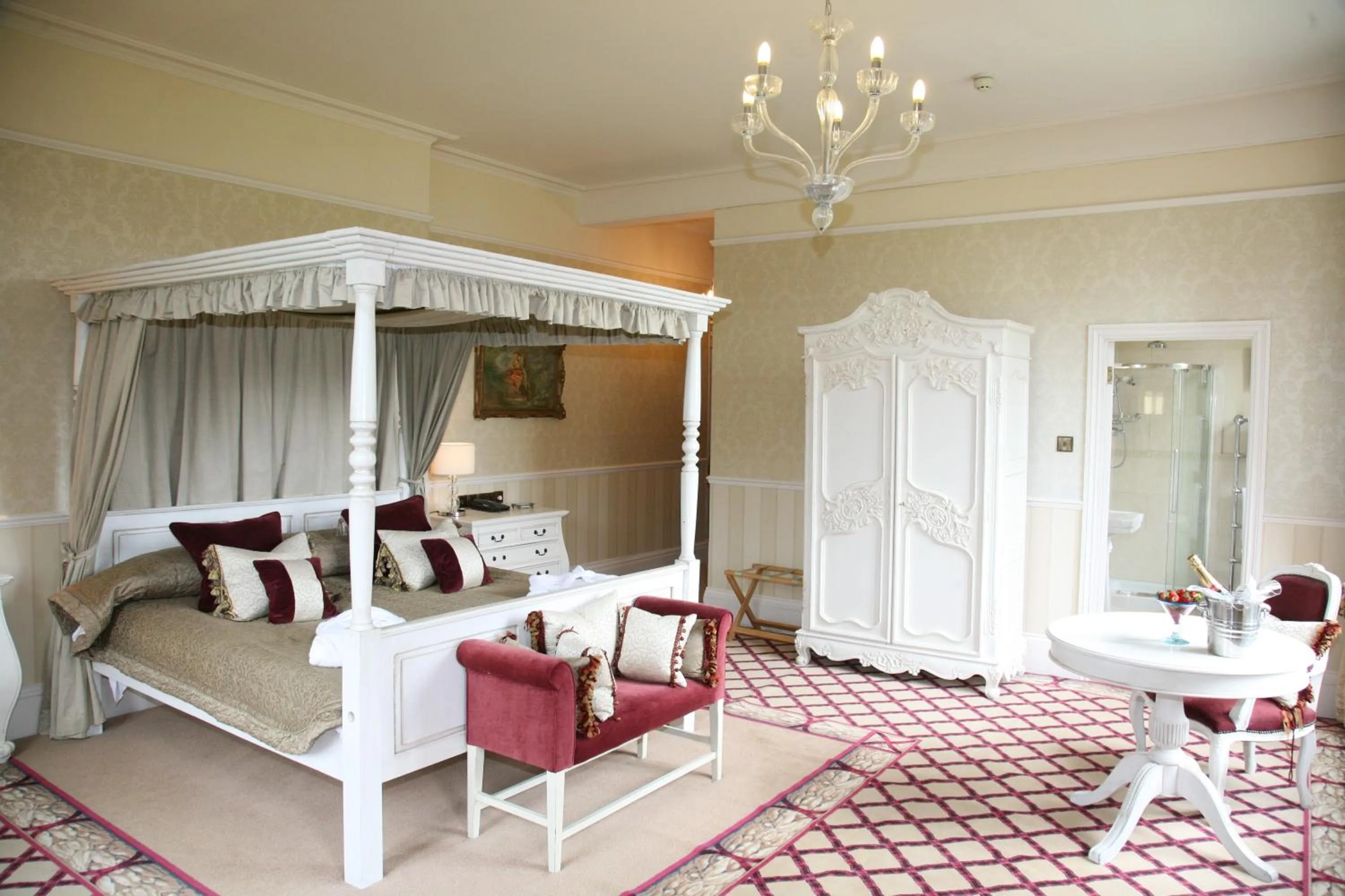 Bedroom in Shendish Manor Hotel & Golf Course
