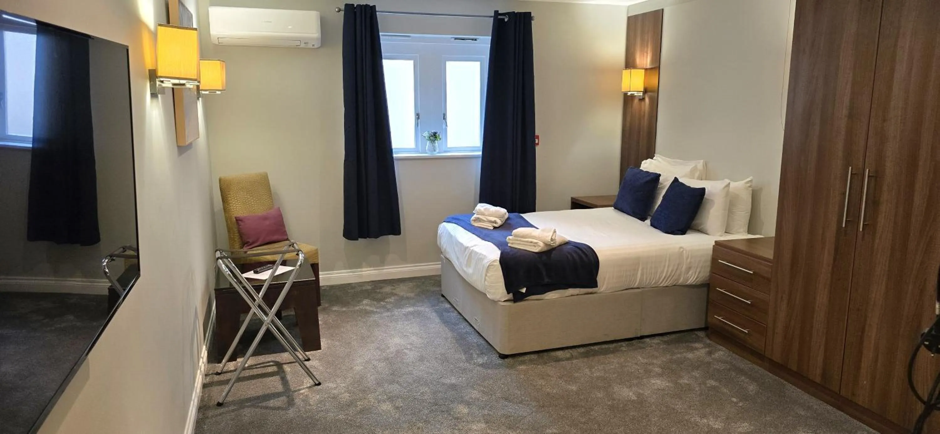 Bedroom, Bed in Shendish Manor Hotel & Golf Course