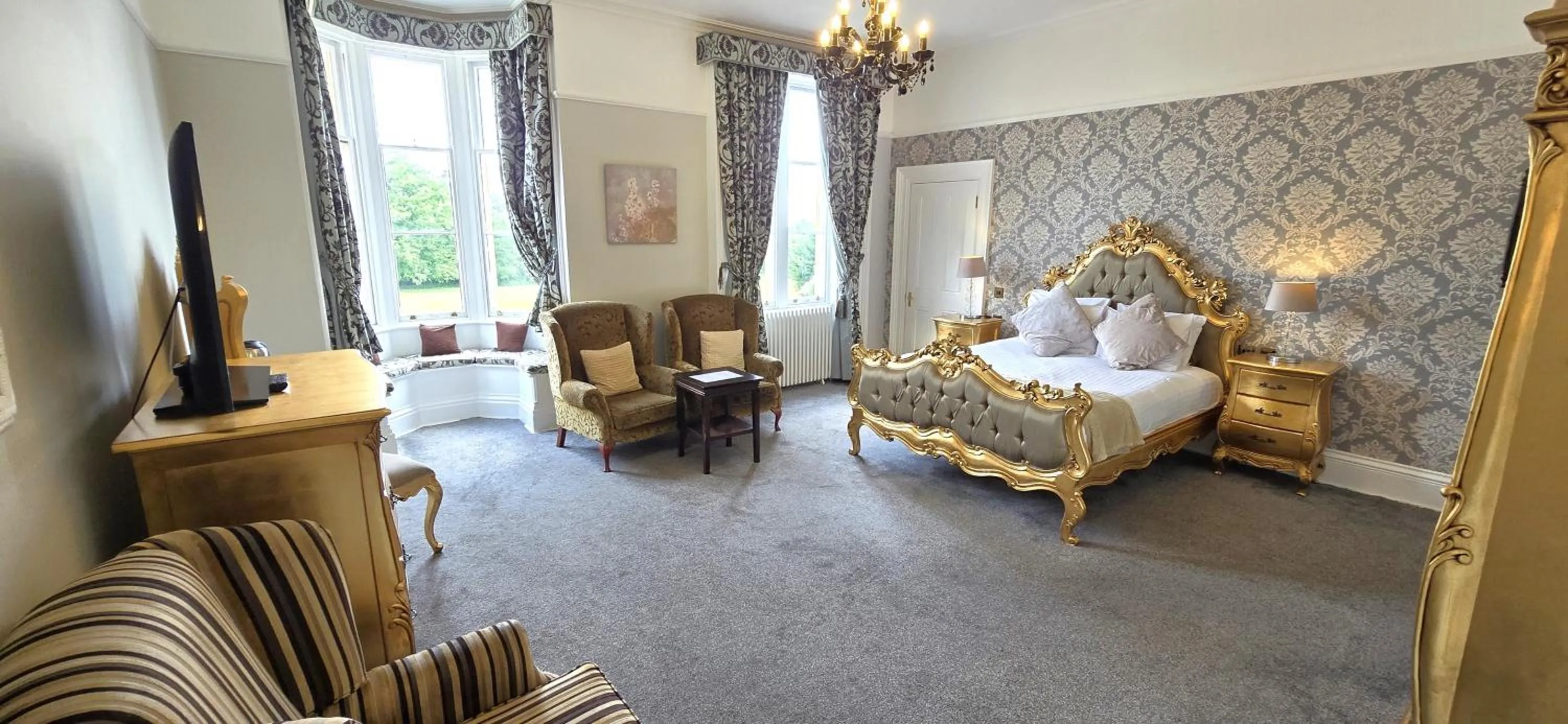 Bedroom, Bed in Shendish Manor Hotel & Golf Course