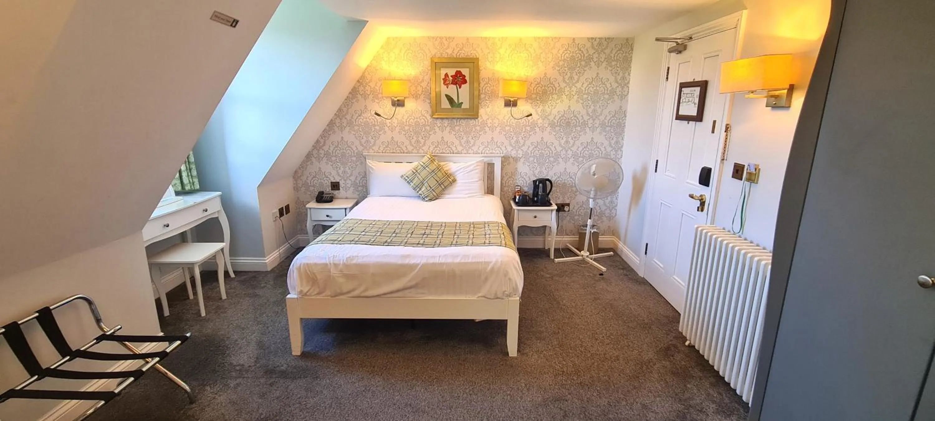 Bedroom, Bed in Shendish Manor Hotel & Golf Course