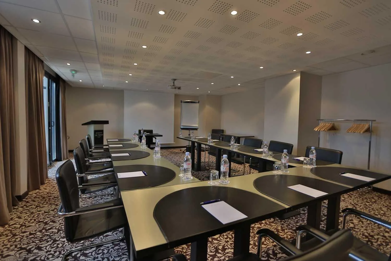 Business facilities in Le Colisée Nantes St Herblain devient Ibis Styles à partir du 2 décembre 2025