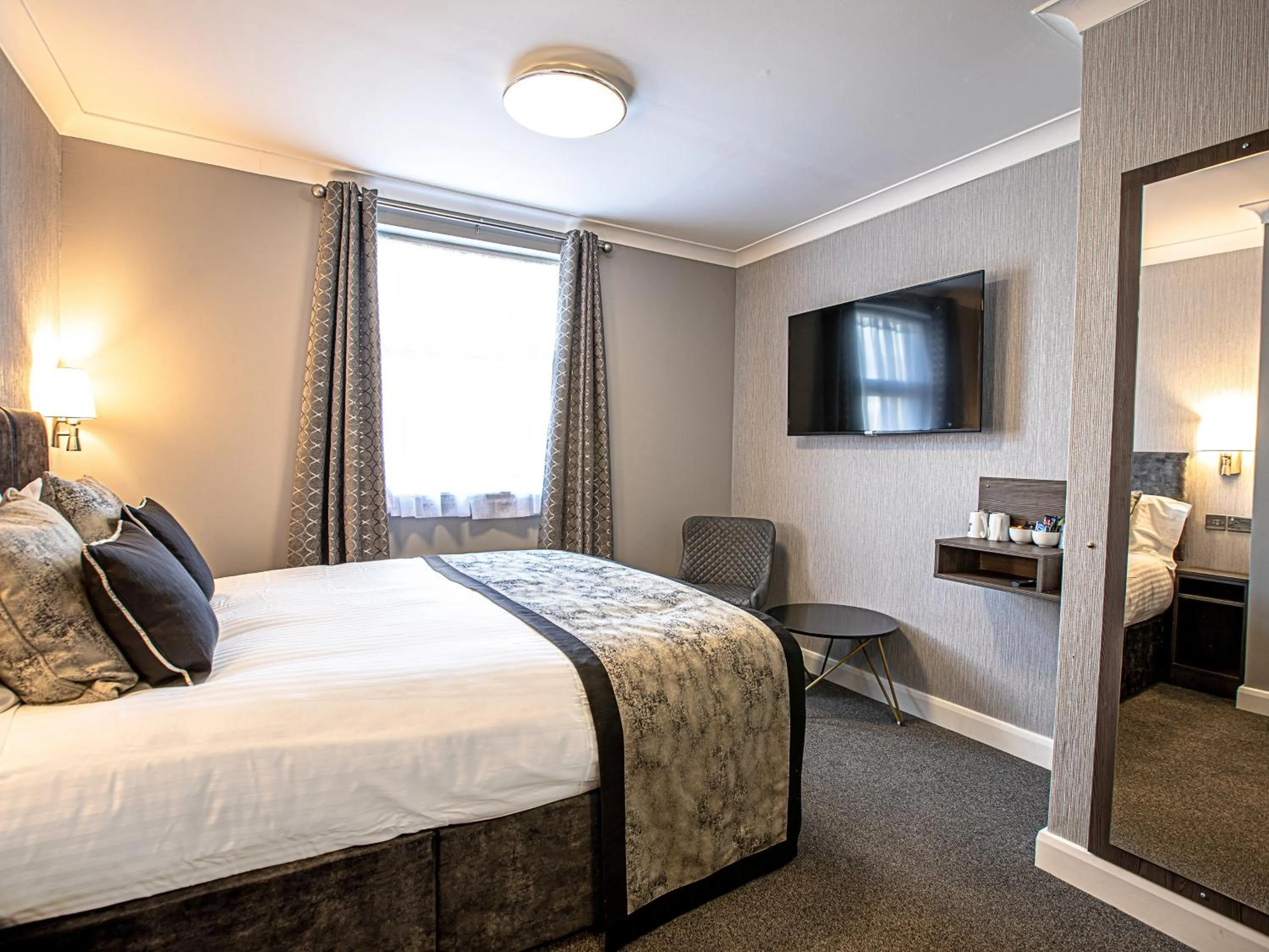 Photo of the whole room, Bed in Sure Hotel by Best Western Lockerbie