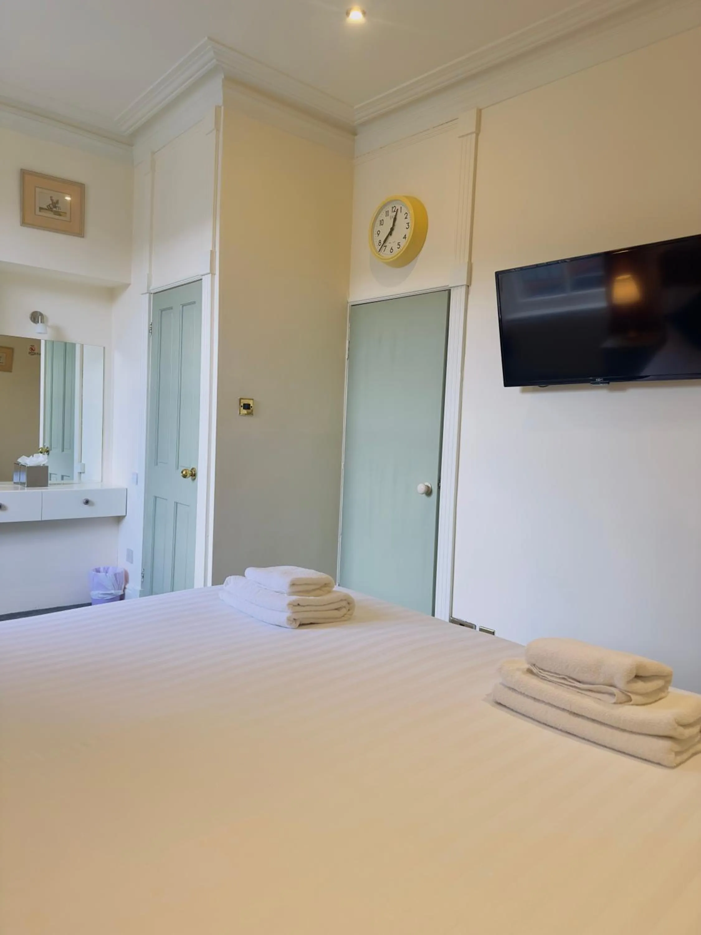 Bed in The Inn at Cheltenham Parade