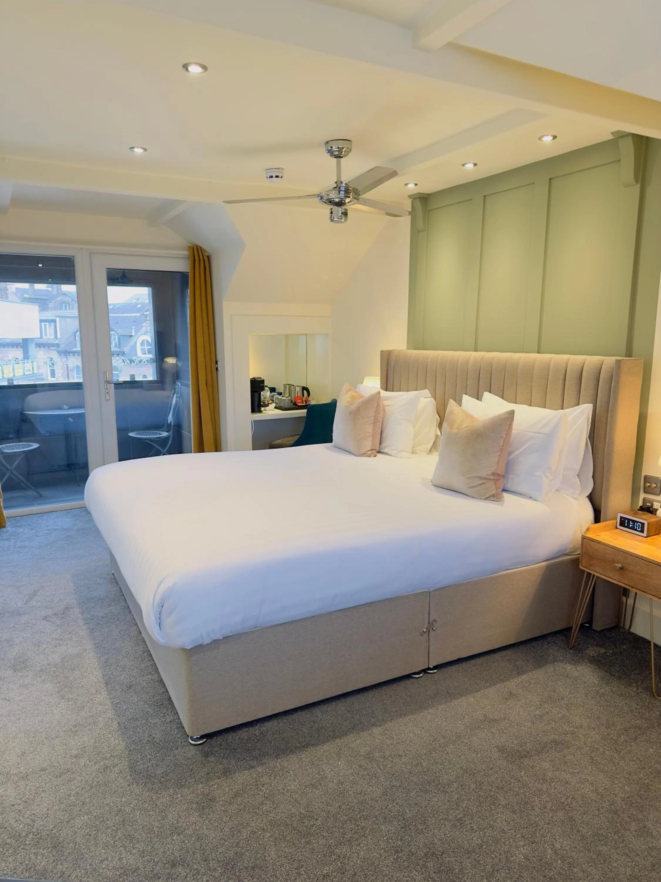 Bed in The Inn at Cheltenham Parade