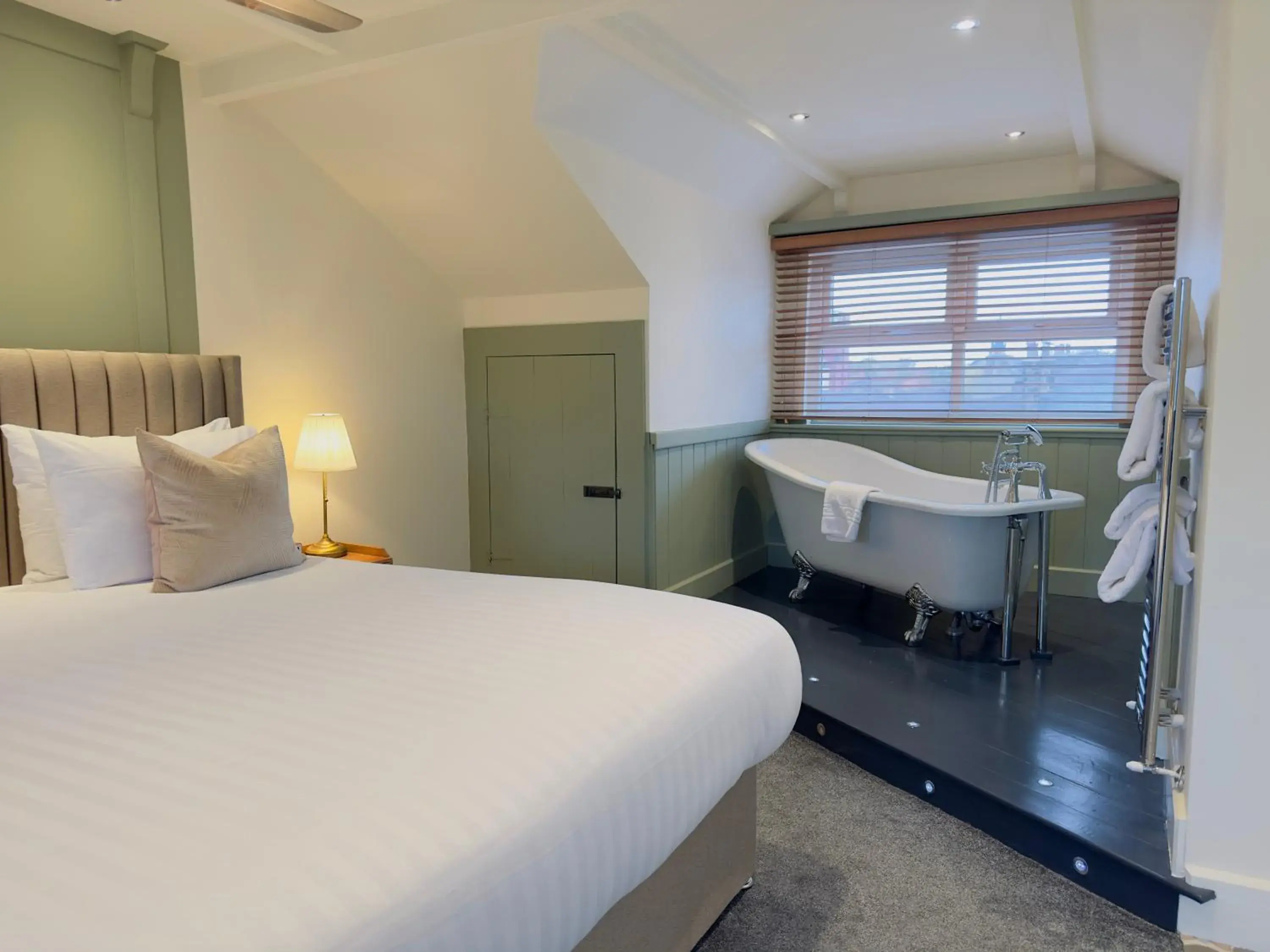 Superior Suite in The Inn at Cheltenham Parade Superior Suite in The Inn at Cheltenham Parade