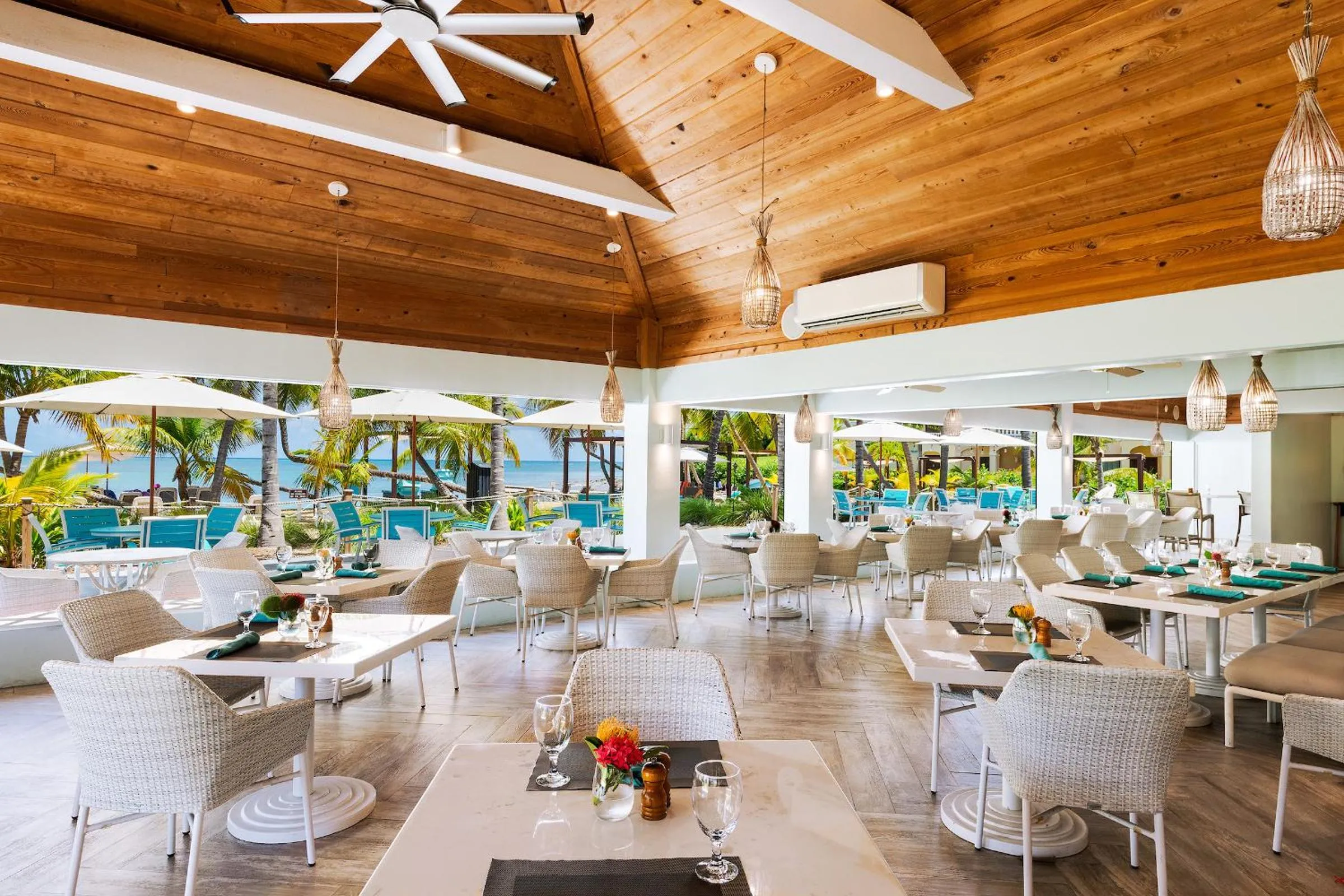 Restaurant/places to eat in The Buccaneer Beach & Golf Resort
