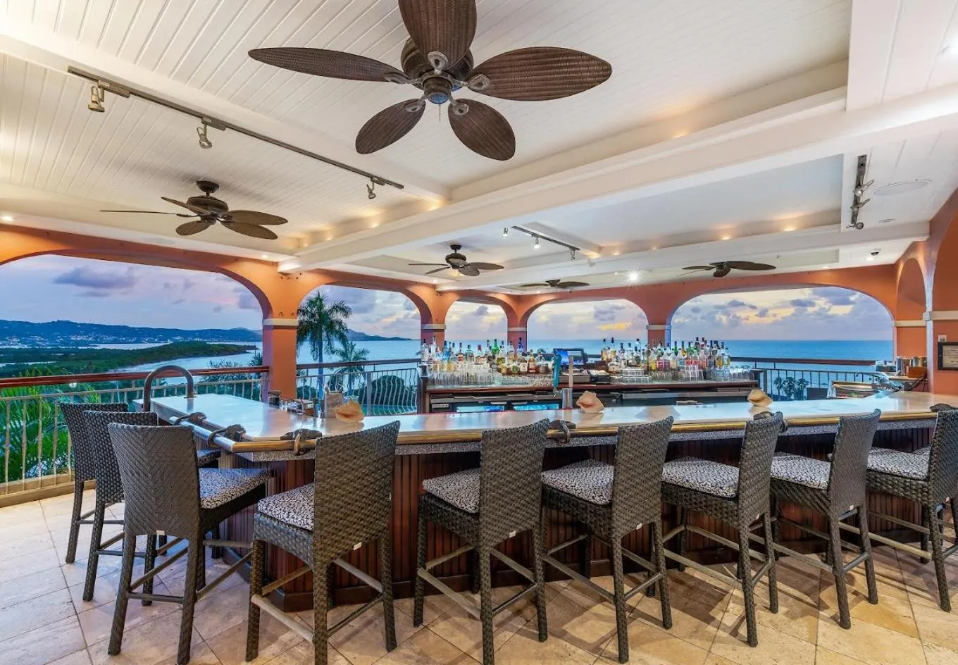 Lounge or bar in The Buccaneer Beach & Golf Resort
