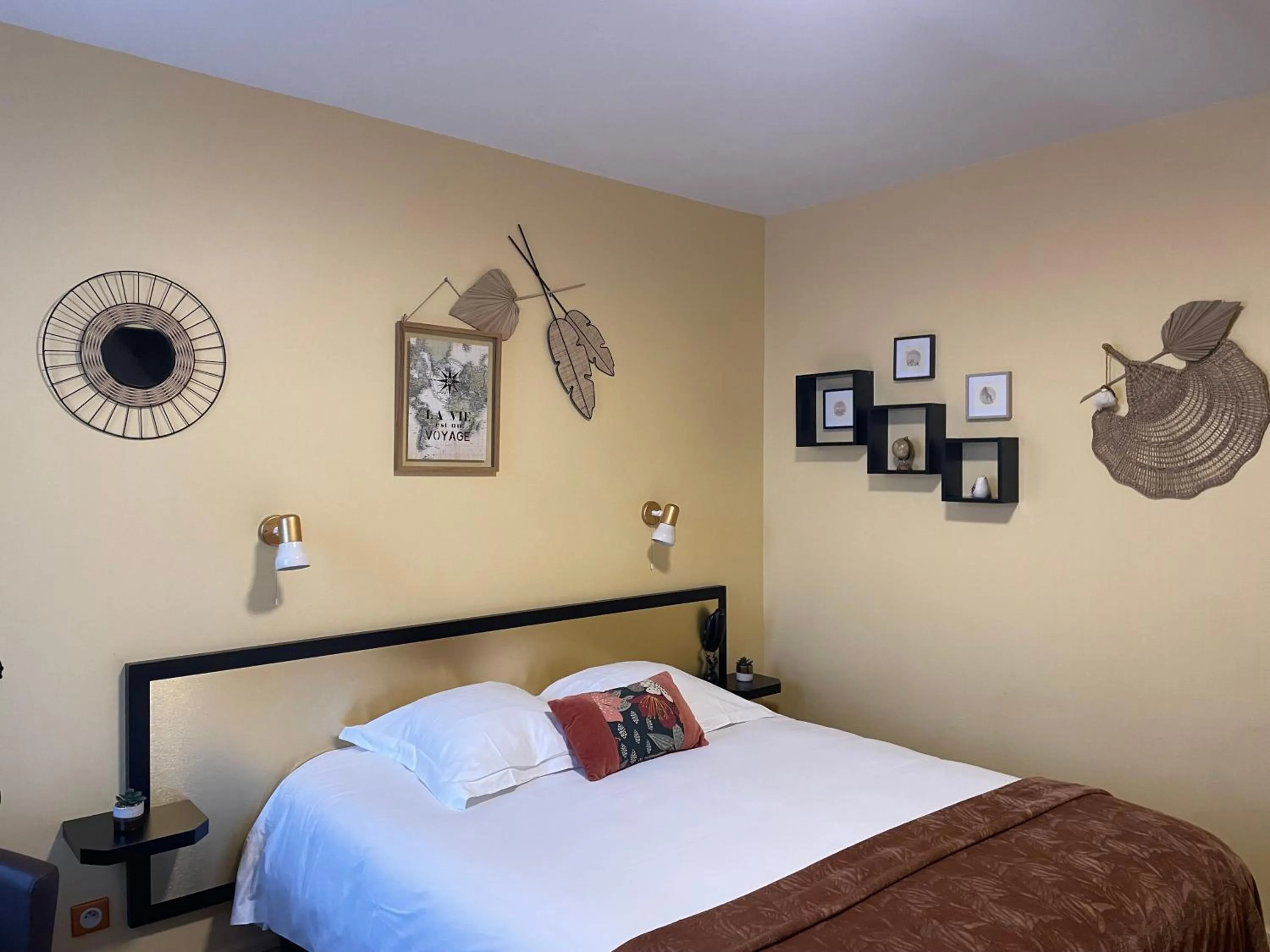 Bed in Hôtel de la Plage