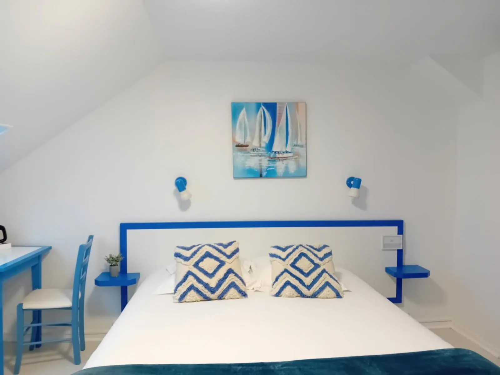 Bed in Hôtel de la Plage