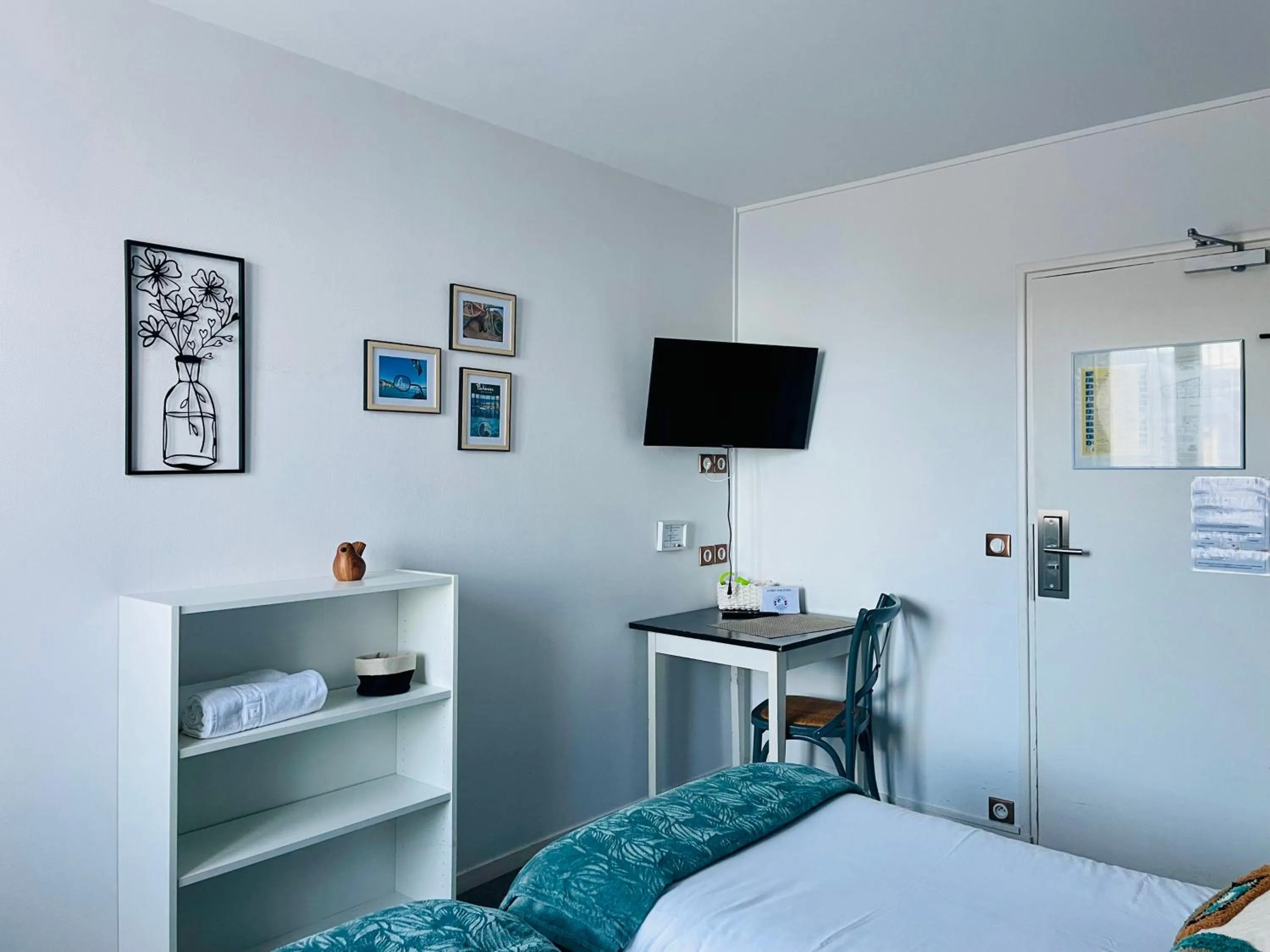 Bed in Hôtel de la Plage