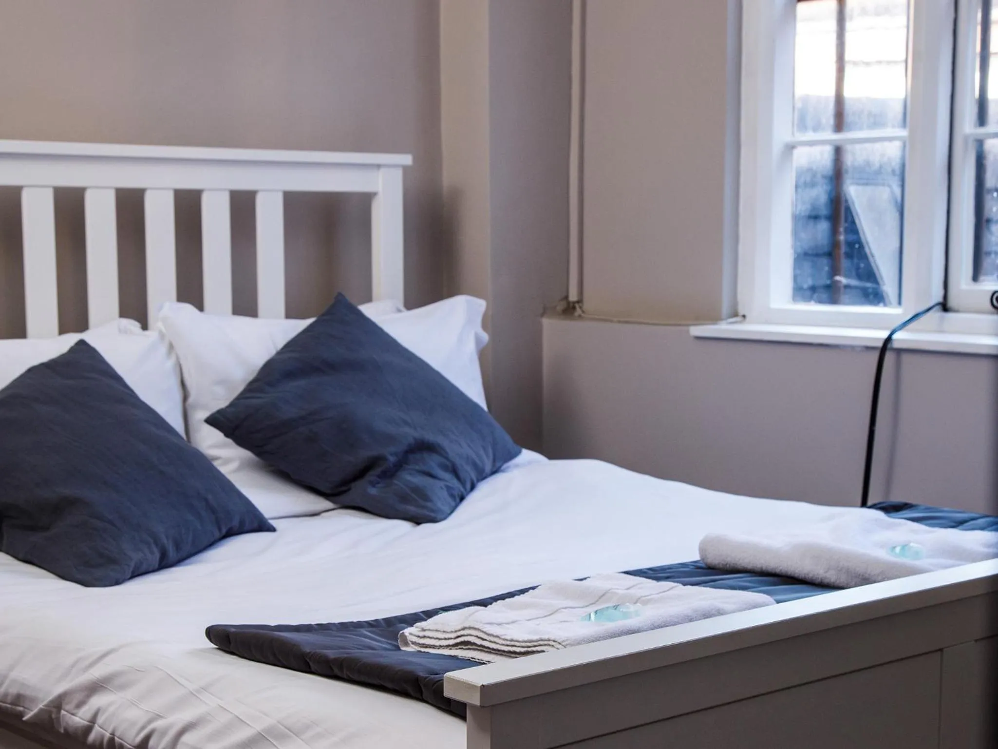 Bedroom, Bed in The Old Crown