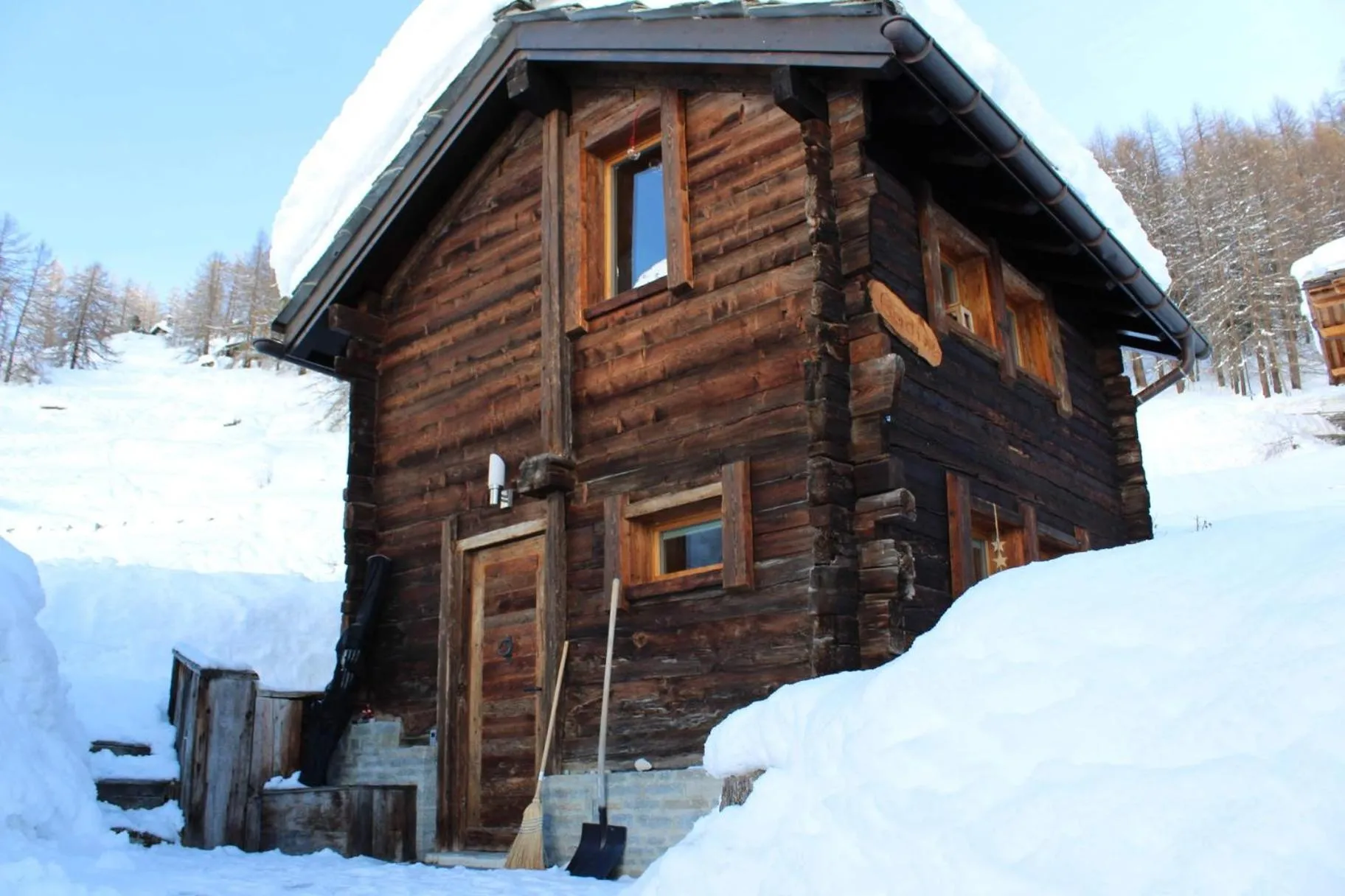 Property building in Chalet Gädi
